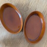 Set of 2 stoneware dishes