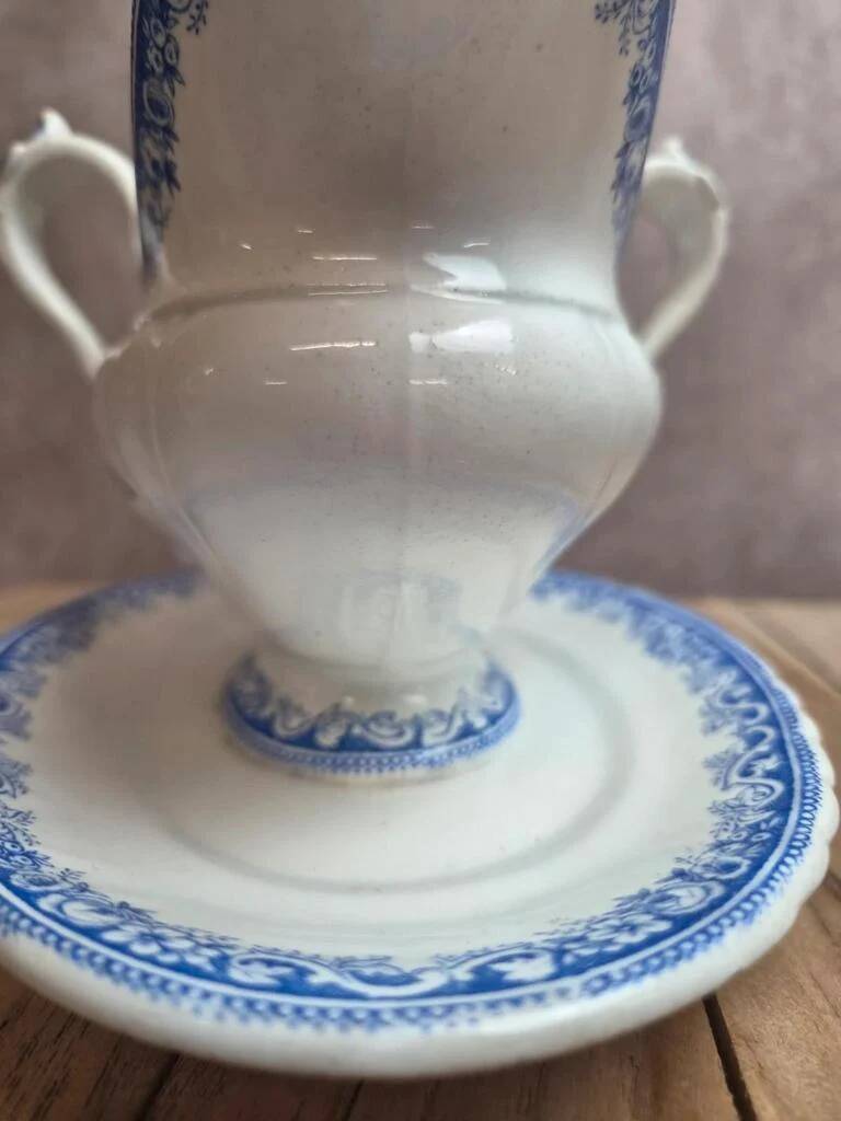 Antique sauce boat Jules Vieillard & Cie Bordeaux – Garland model - Fine earthenware 19th century