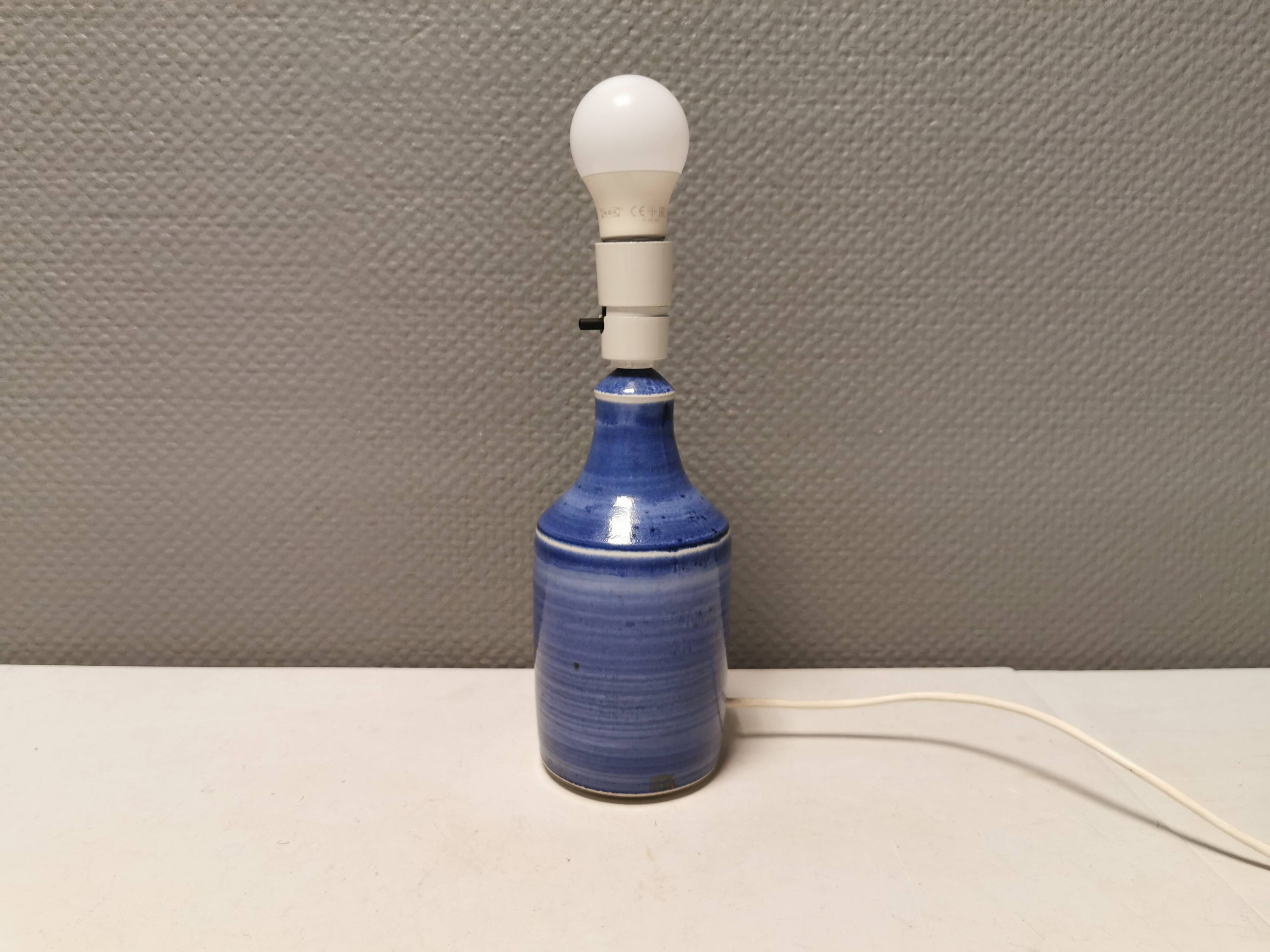 lampe de table en céramique bleu clair, par M.Hjorth Danemark 1970-80