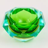 Faceted diamond ashtray in colour from the 1960s by Flavio Poli for Seguso, Murano, Italy.