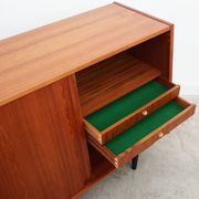 Buffet en teck, design danois, années 1970, production : Danemark