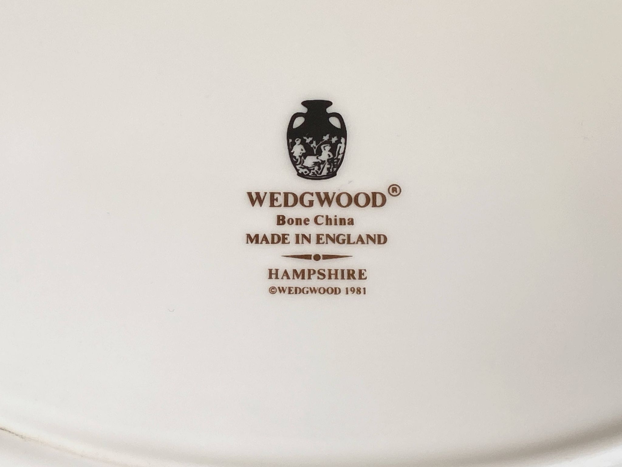Wedgwood English porcelain serving dish / vegetable dish, Hampshire decor
