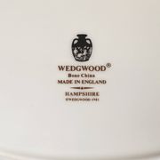 Wedgwood English porcelain serving dish / vegetable dish, Hampshire decor