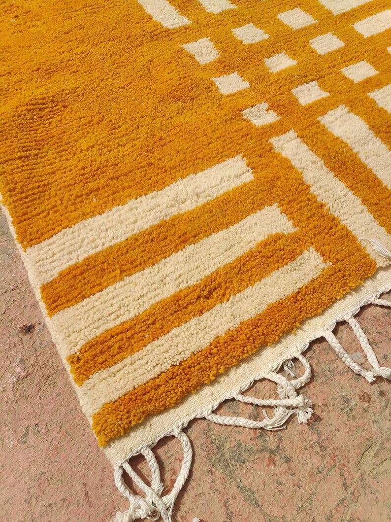 Handmade Moroccan rug 250cm x 150cm