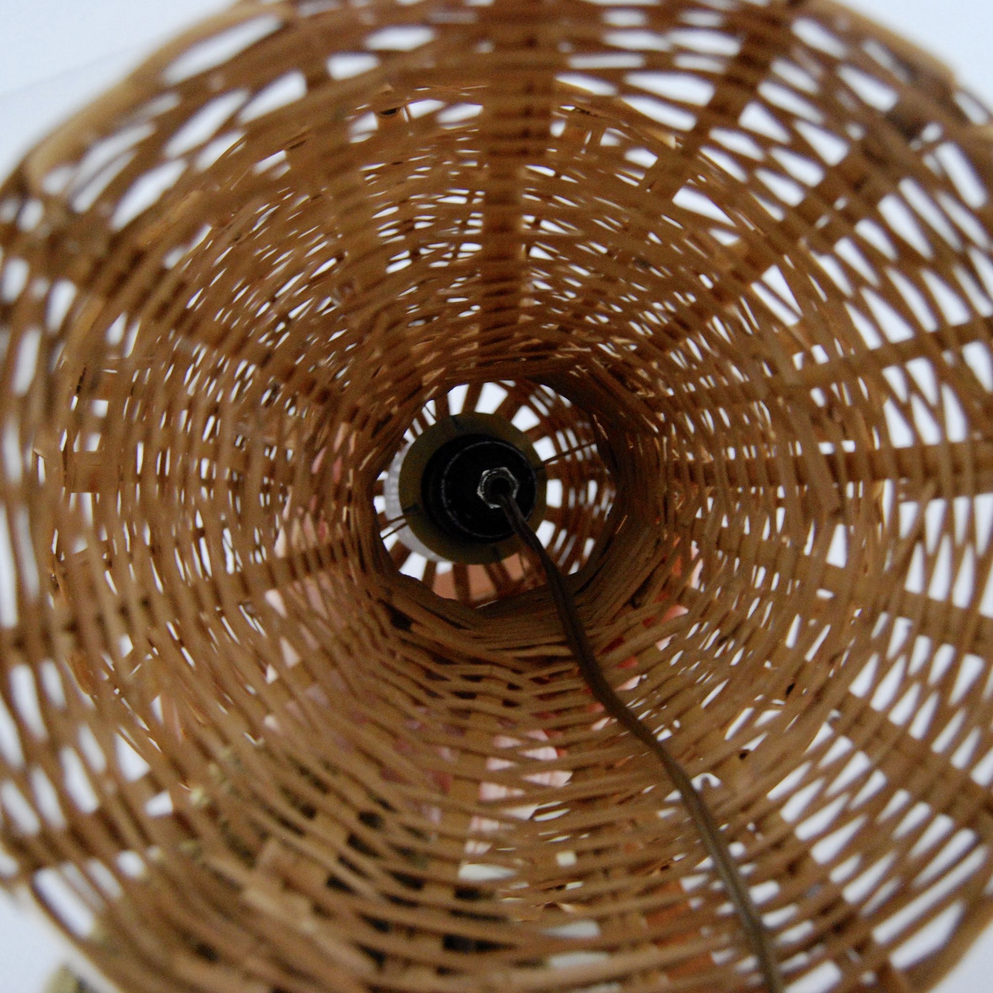 Rattan table lamp