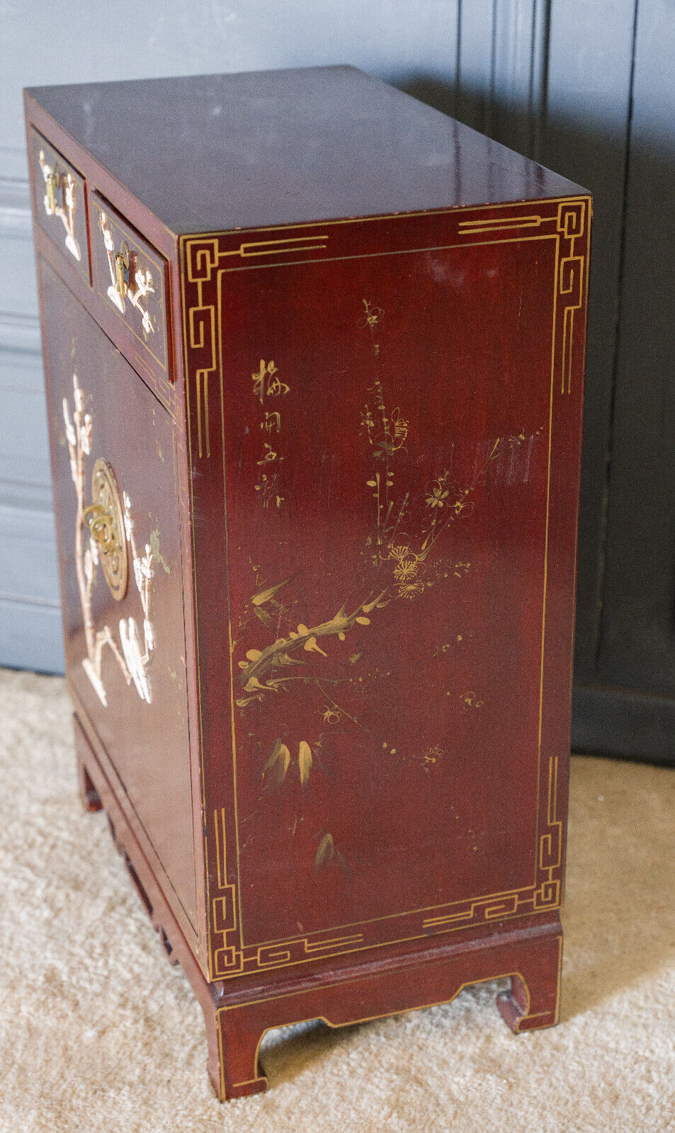 Chinese furniture XXth Red lacquer Decor of branches and birds