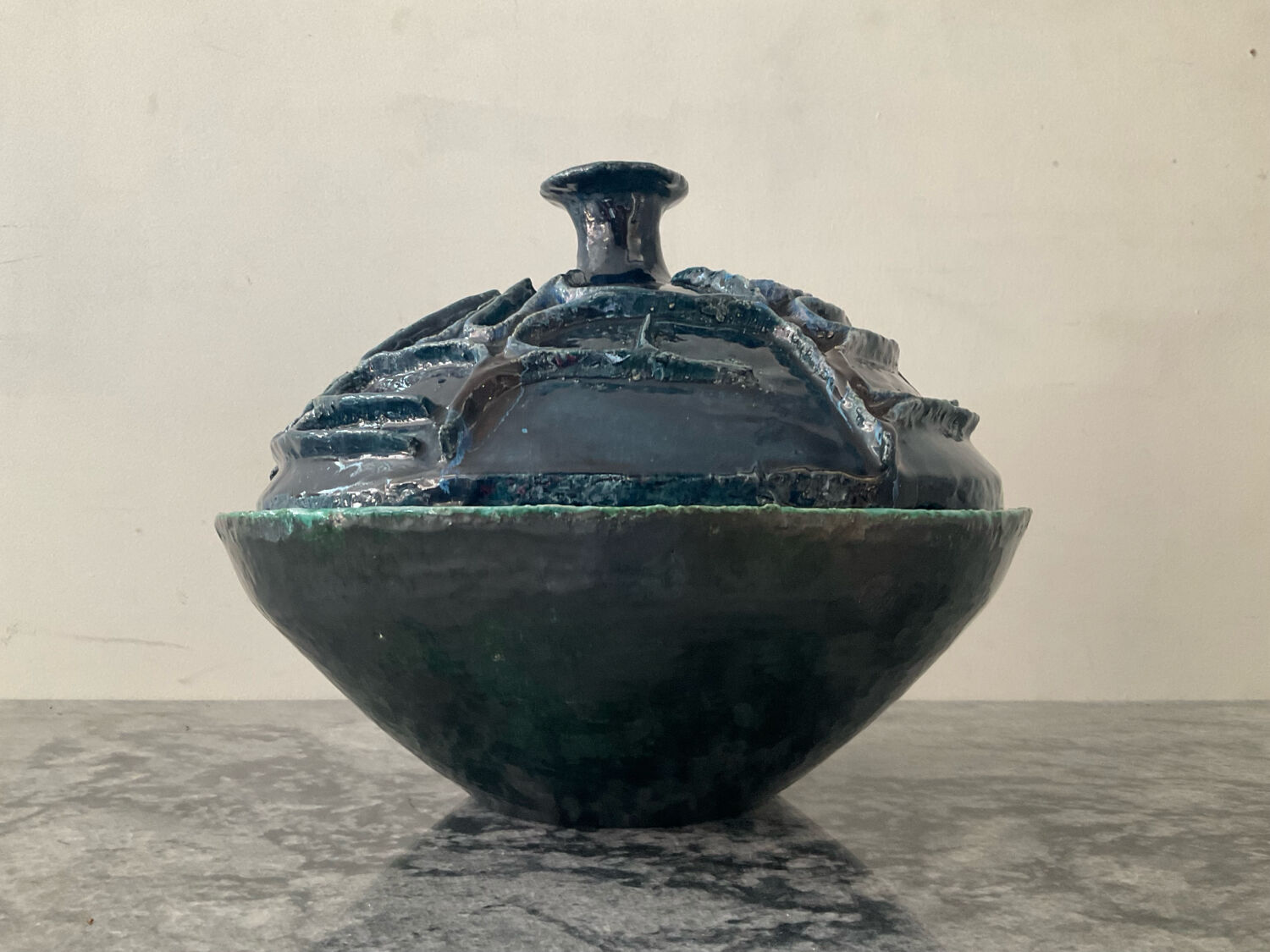 Vintage covered large pot in brutalist ceramic - Hungary