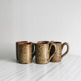 5 mugs en grès pyrite