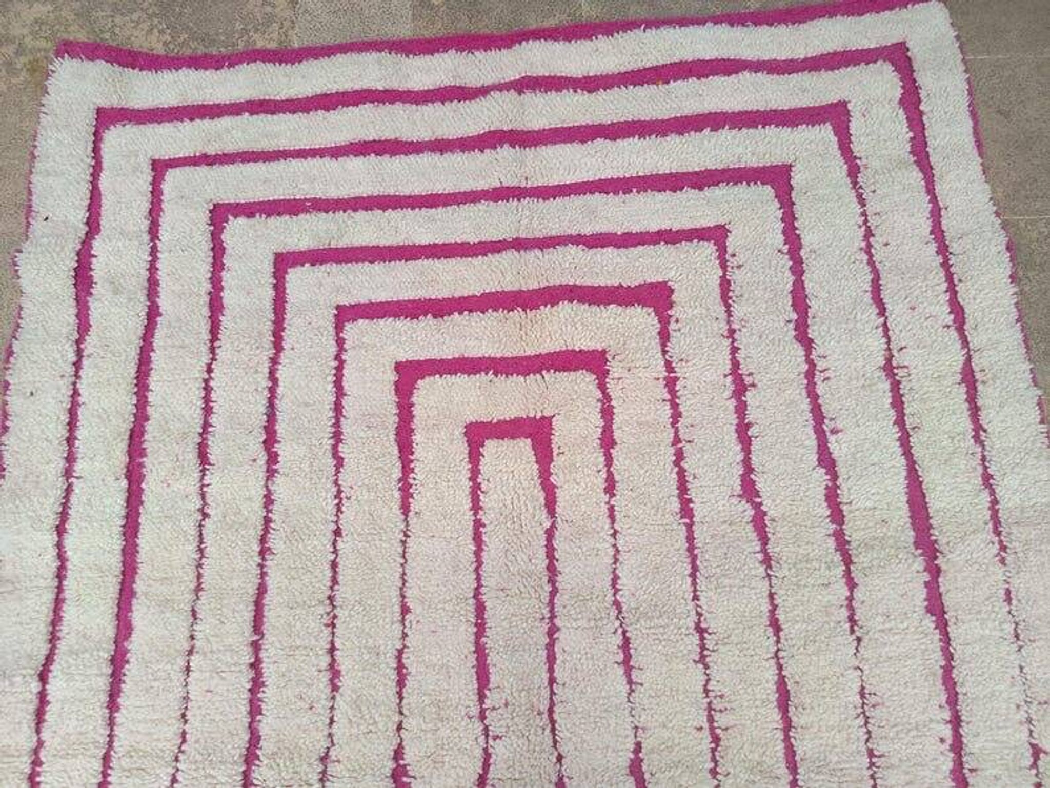 Tapis marocain tissé main artisanale taille 1,4/2,6 m
