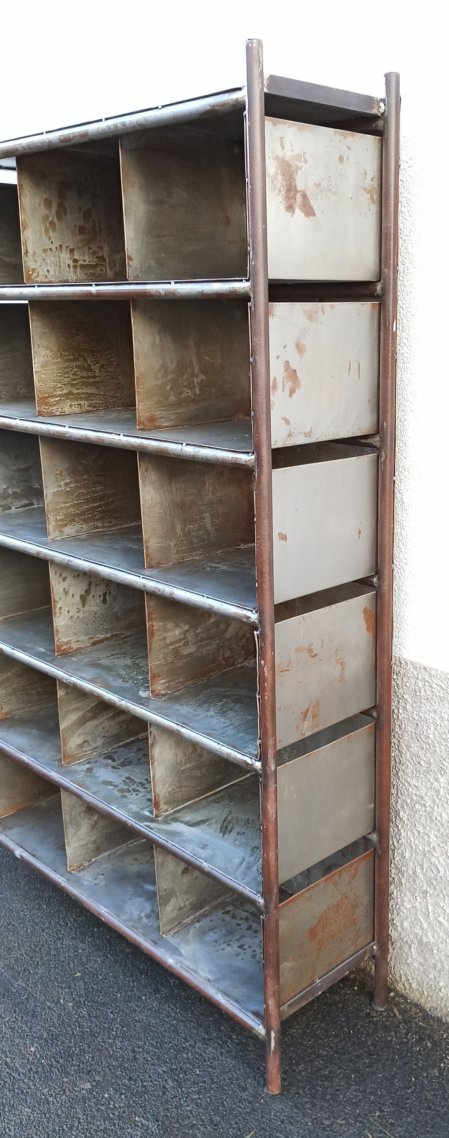 Shelf with metal lockers
