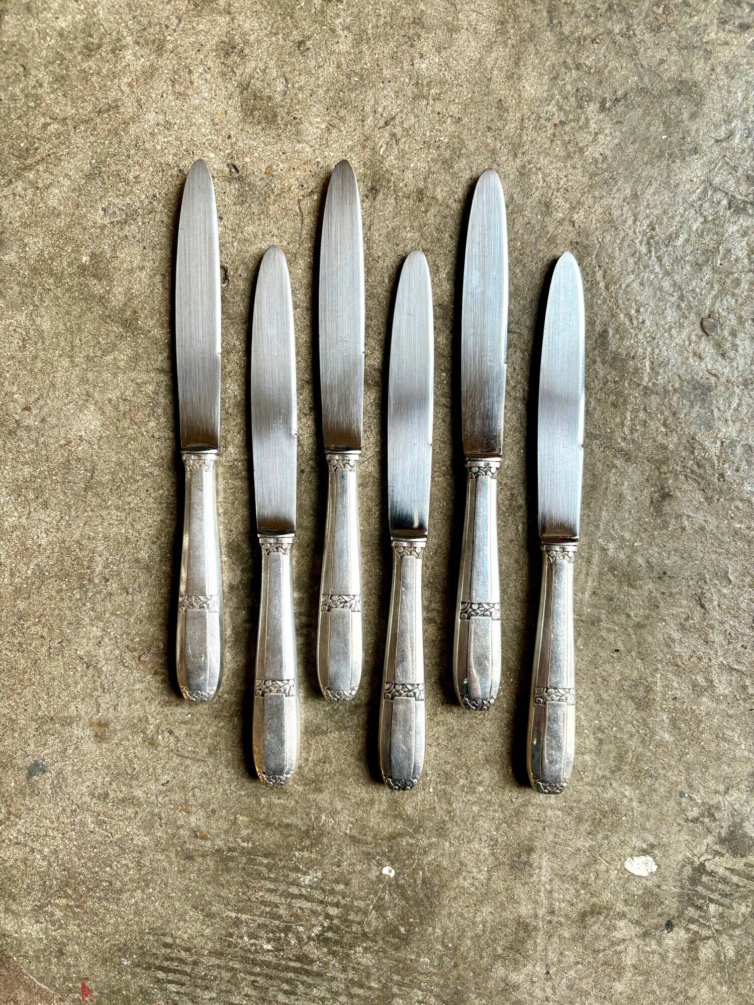 6 Art Deco knives in silver metal
