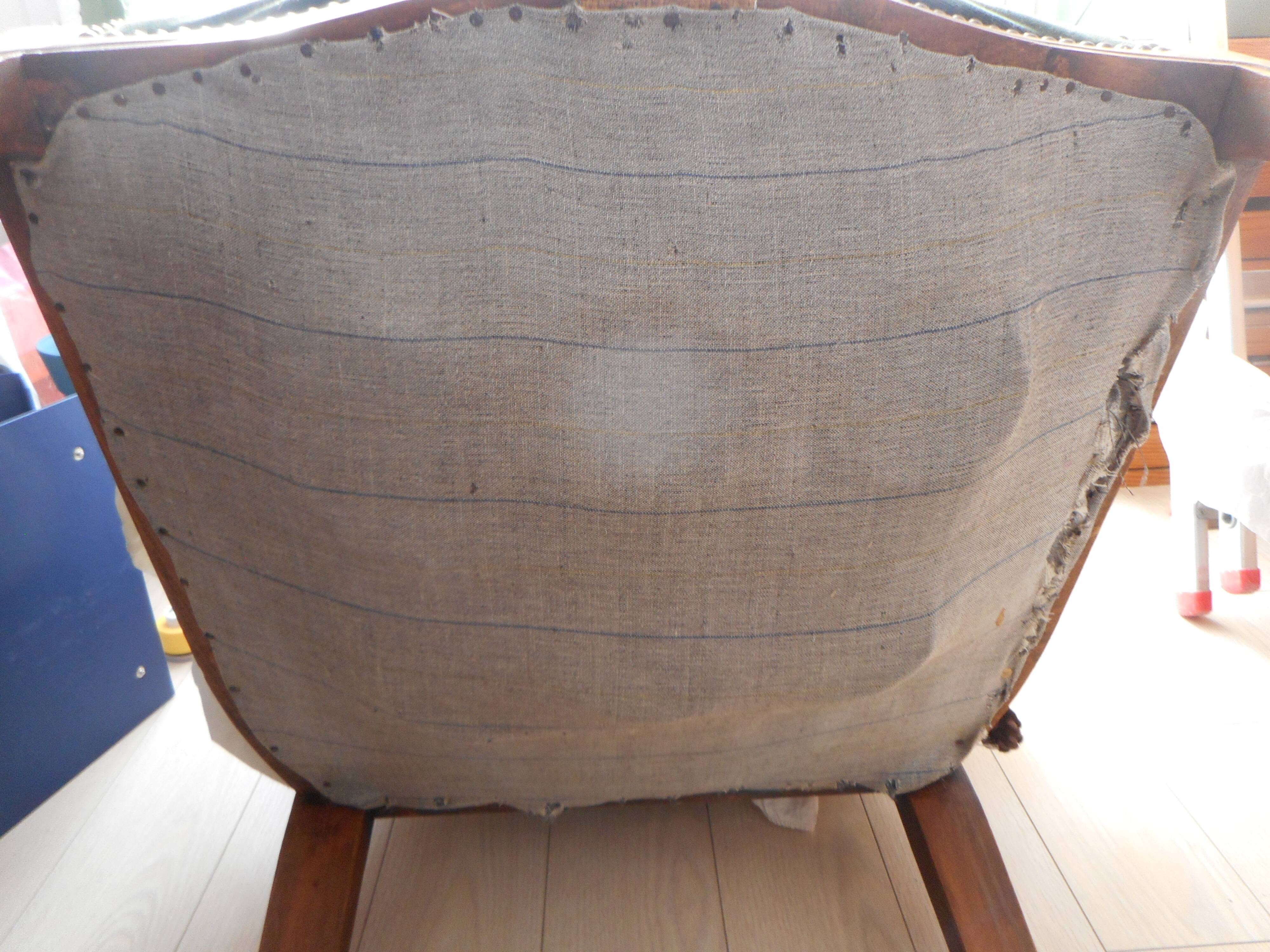 Voltaire armchair in fine green velvet, late 19th - early 20th century.