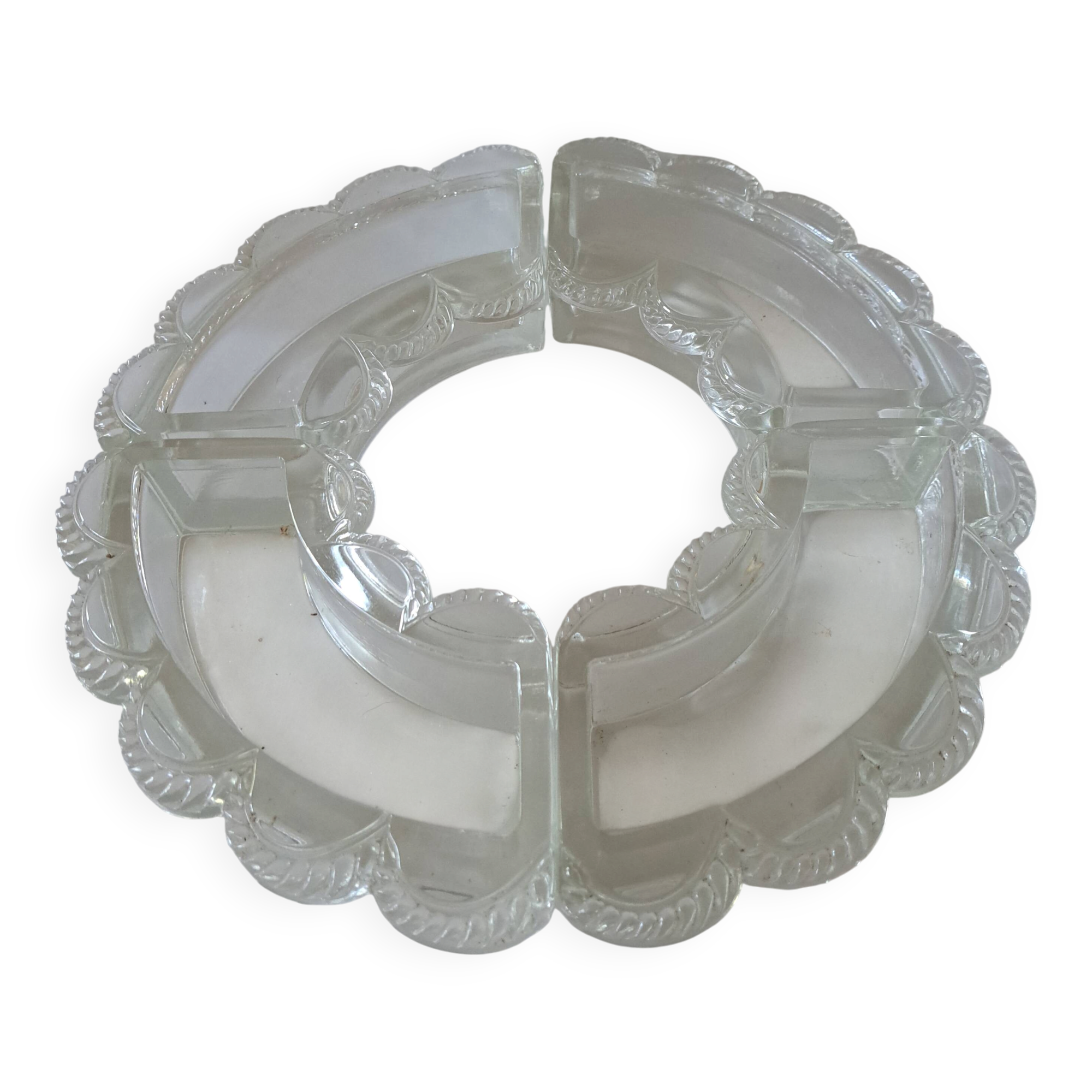 Lalique France centrepiece. Festons model.