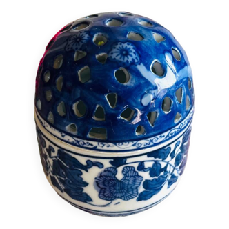 Bougeoir en porcelaine bleu asiatique