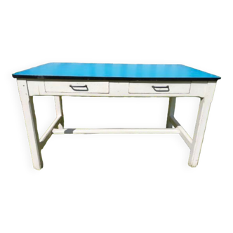 Table de repas en Formica