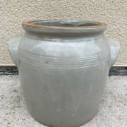 Light grey ceramic jar