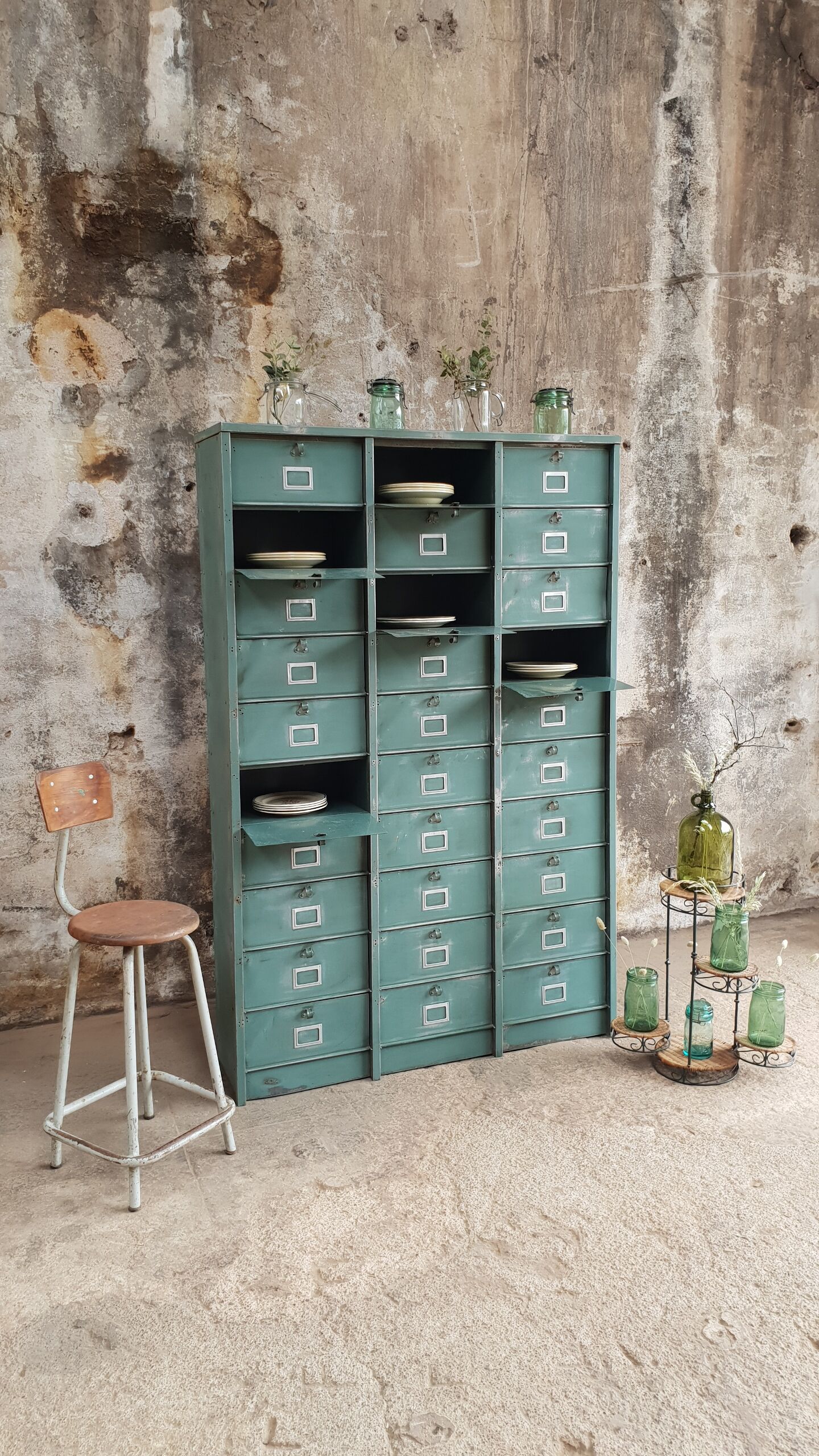 Strafor valve cabinet