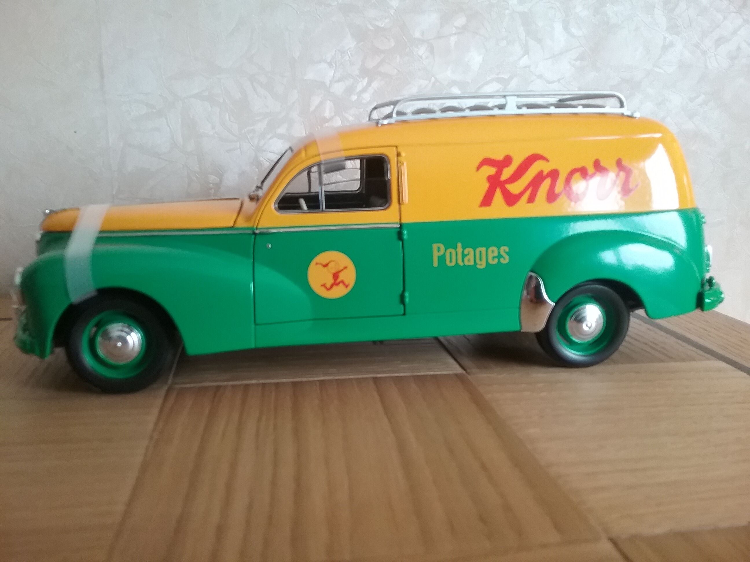 Peugeot 203 break tolee Solido 1/18 avec boite d origine
