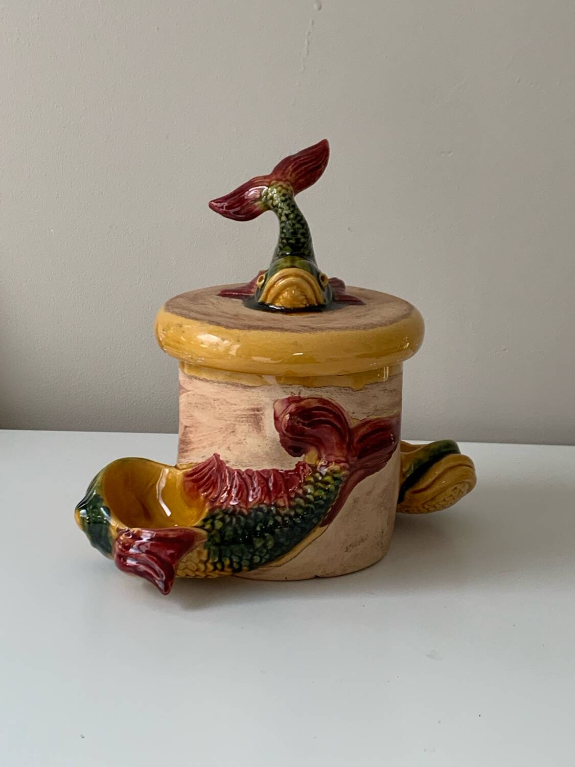 Pot à tabac en barbotine vintage