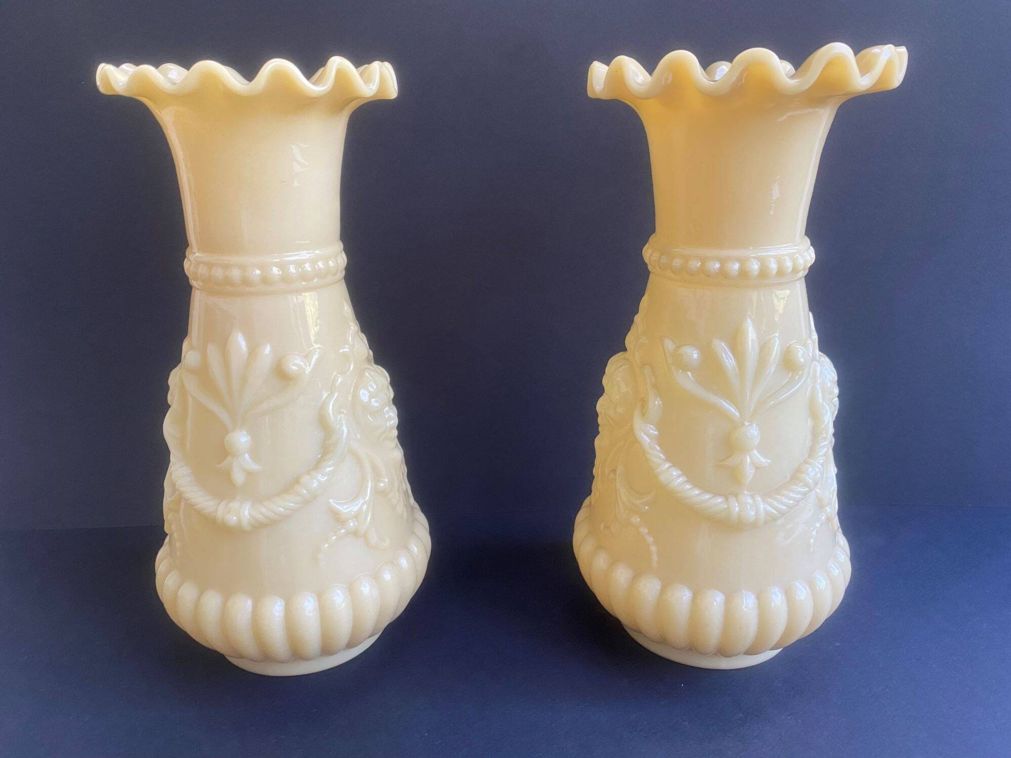 Pair of vintage Vierzon beige opaline vases