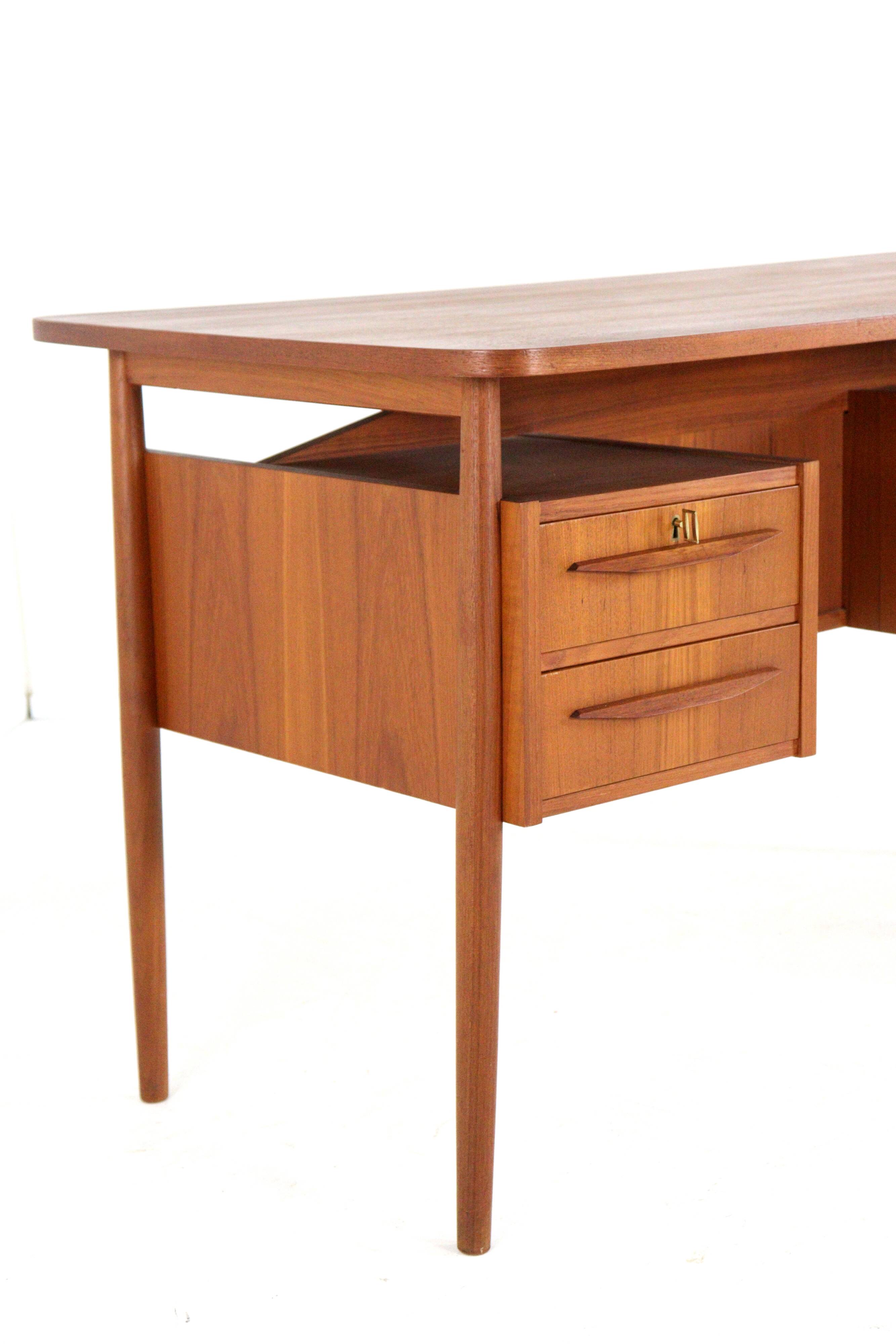 Gunnar Nielsen Tibergaard 'Ulkind' Desk