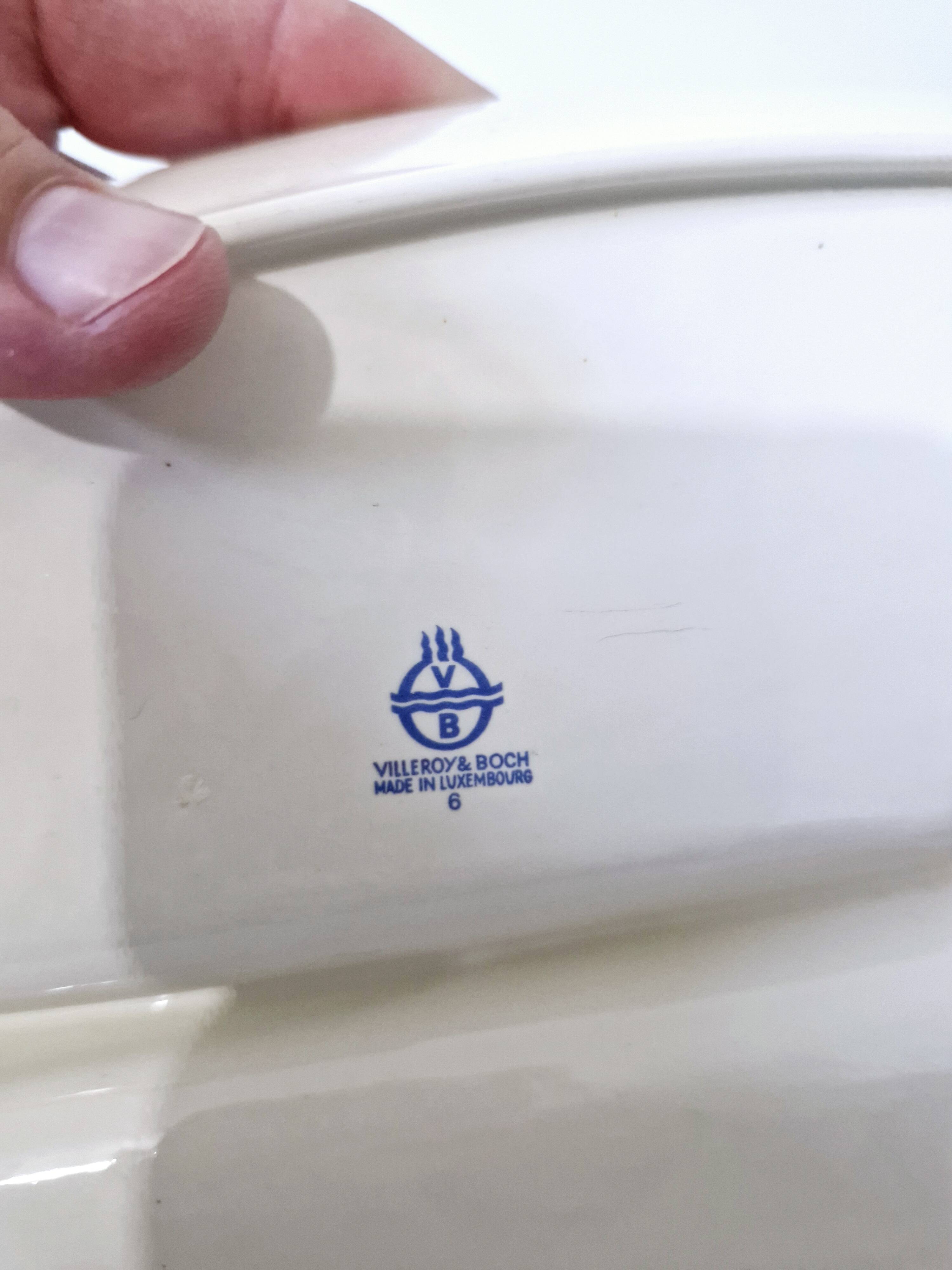 Partitioned plate in porcelain, dandelion model, Villeroy and Boch.