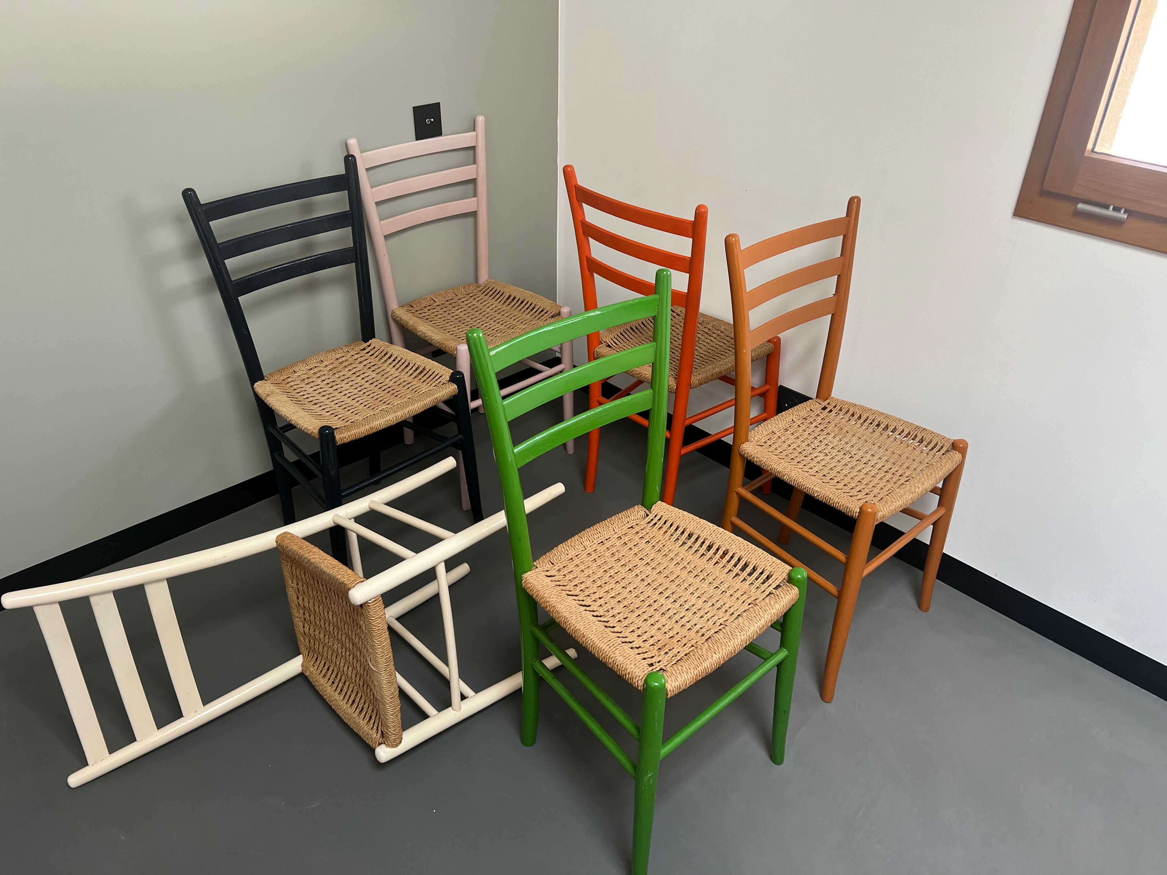 6 Italian chairs from the 60s solid beech and rope