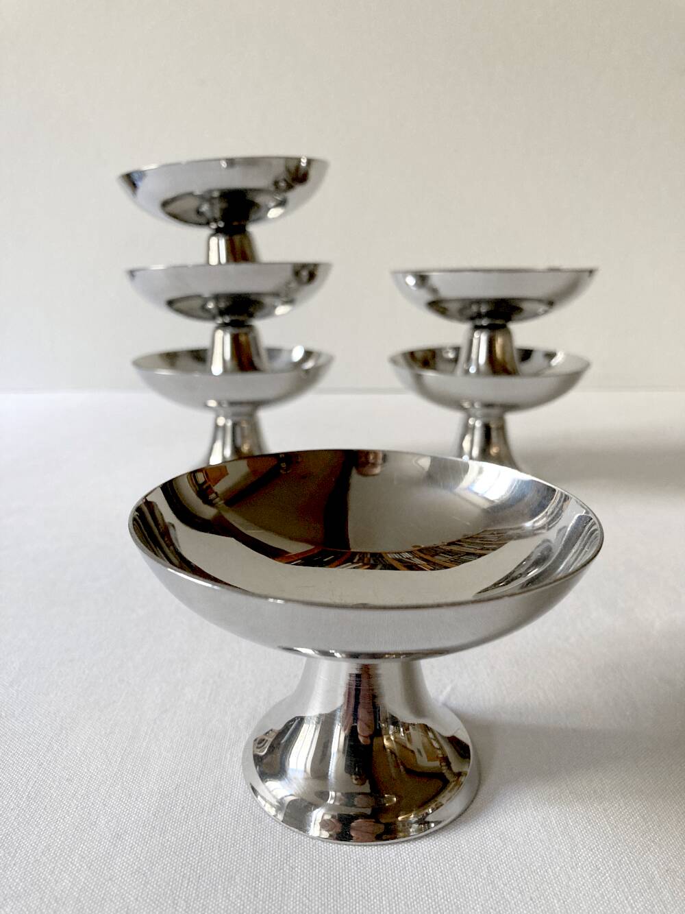 6 coupes à glace en inox Guy Degrenne, années 1970-1980