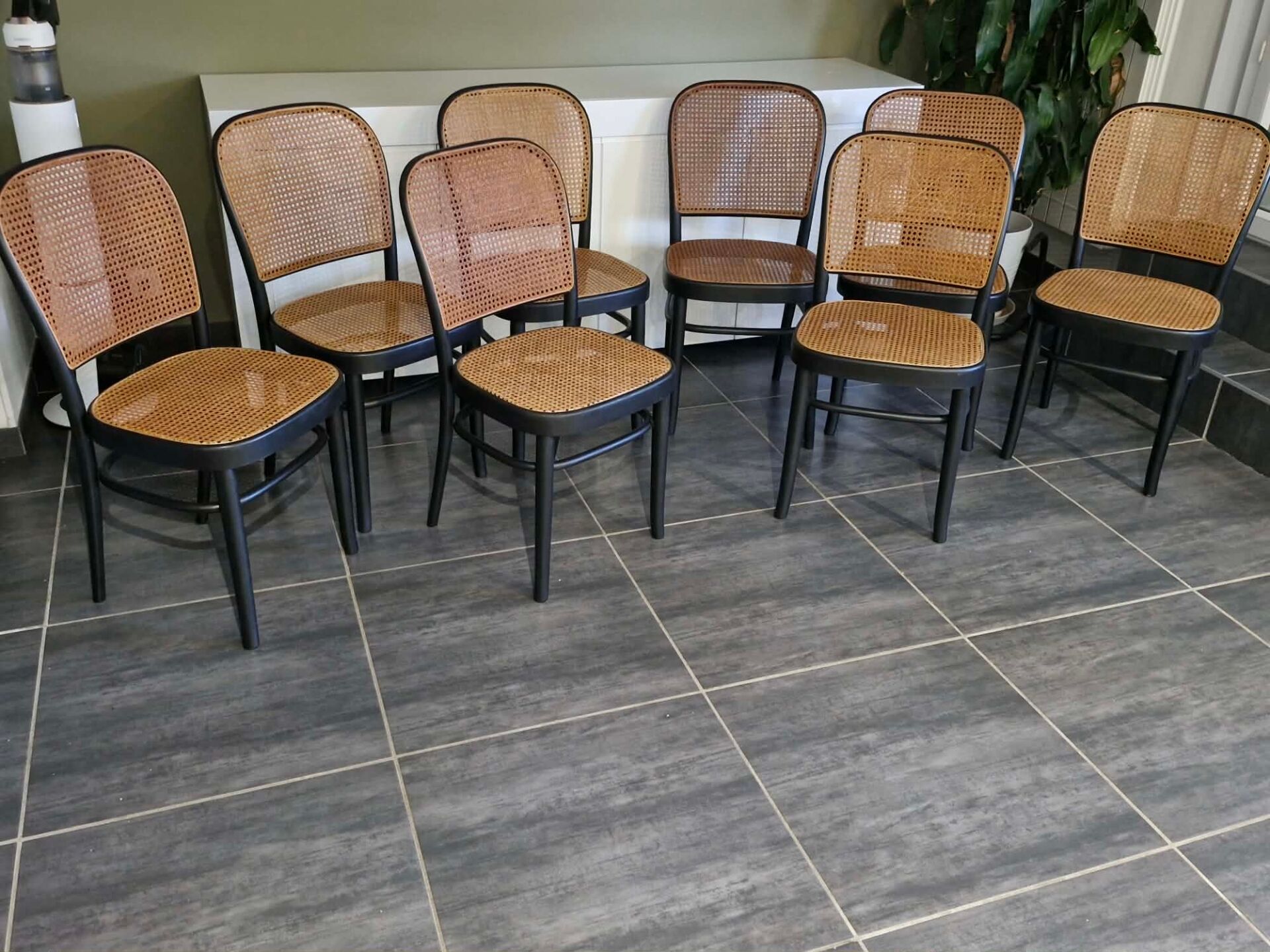 Set of 8 chairs no. 811 after Hoffmann, 1990s
