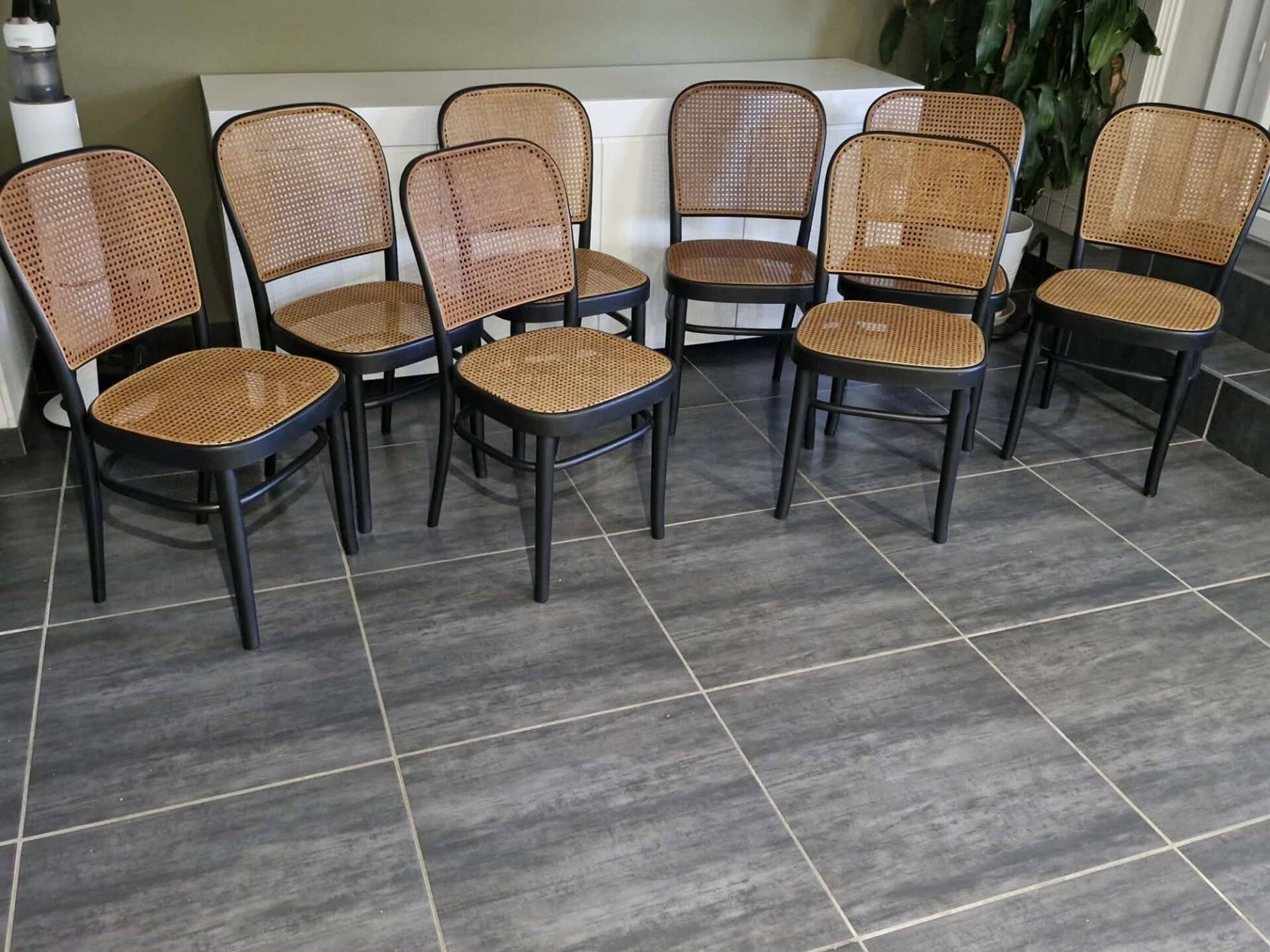 Set of 8 chairs no. 811 after Hoffmann, 1990s