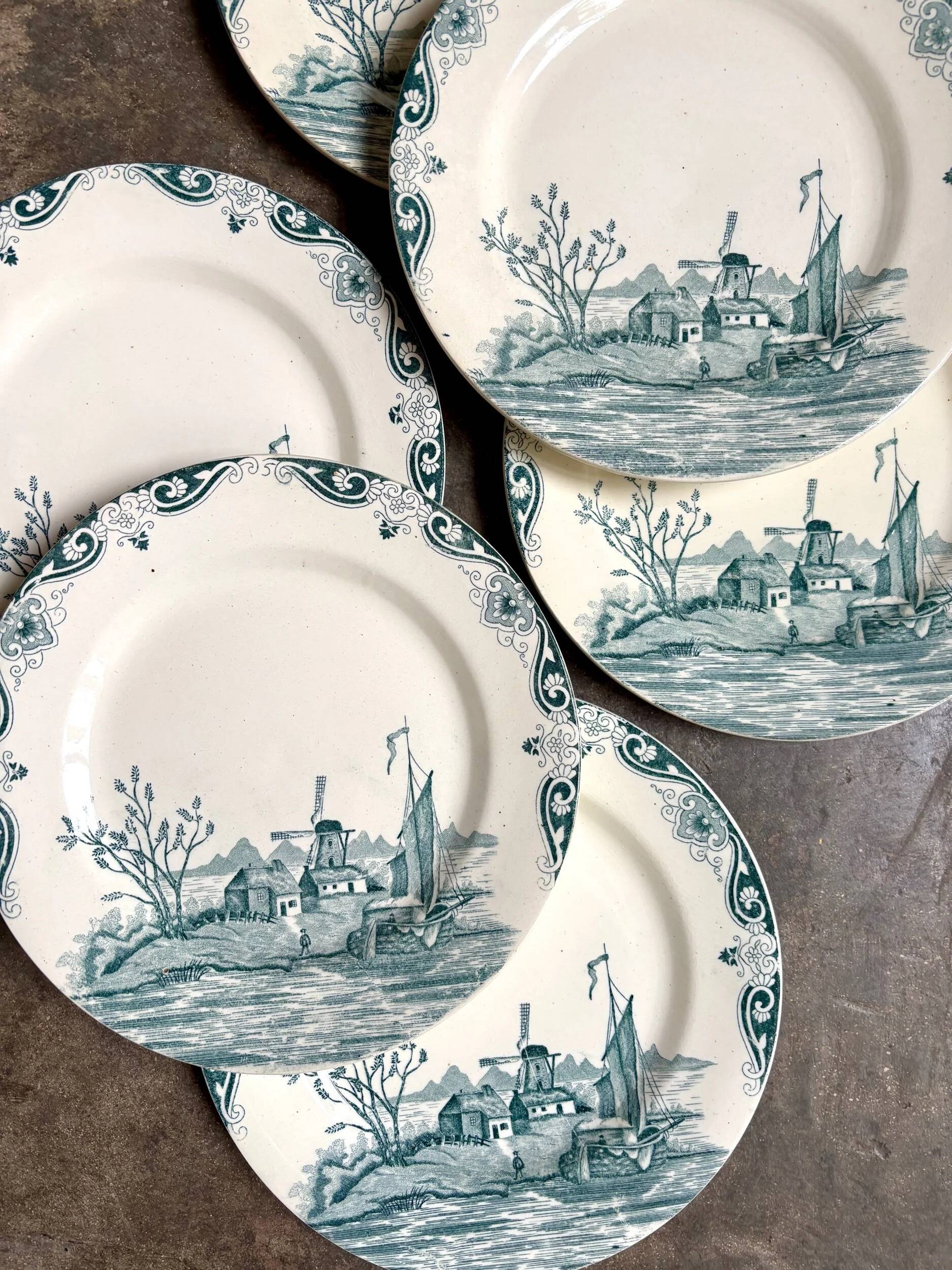 6 assiettes plates n°2 Salins en terre de fer, service "Delft"