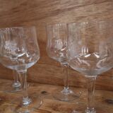 10 anciens verres à vin en verre soufflé et gravés main