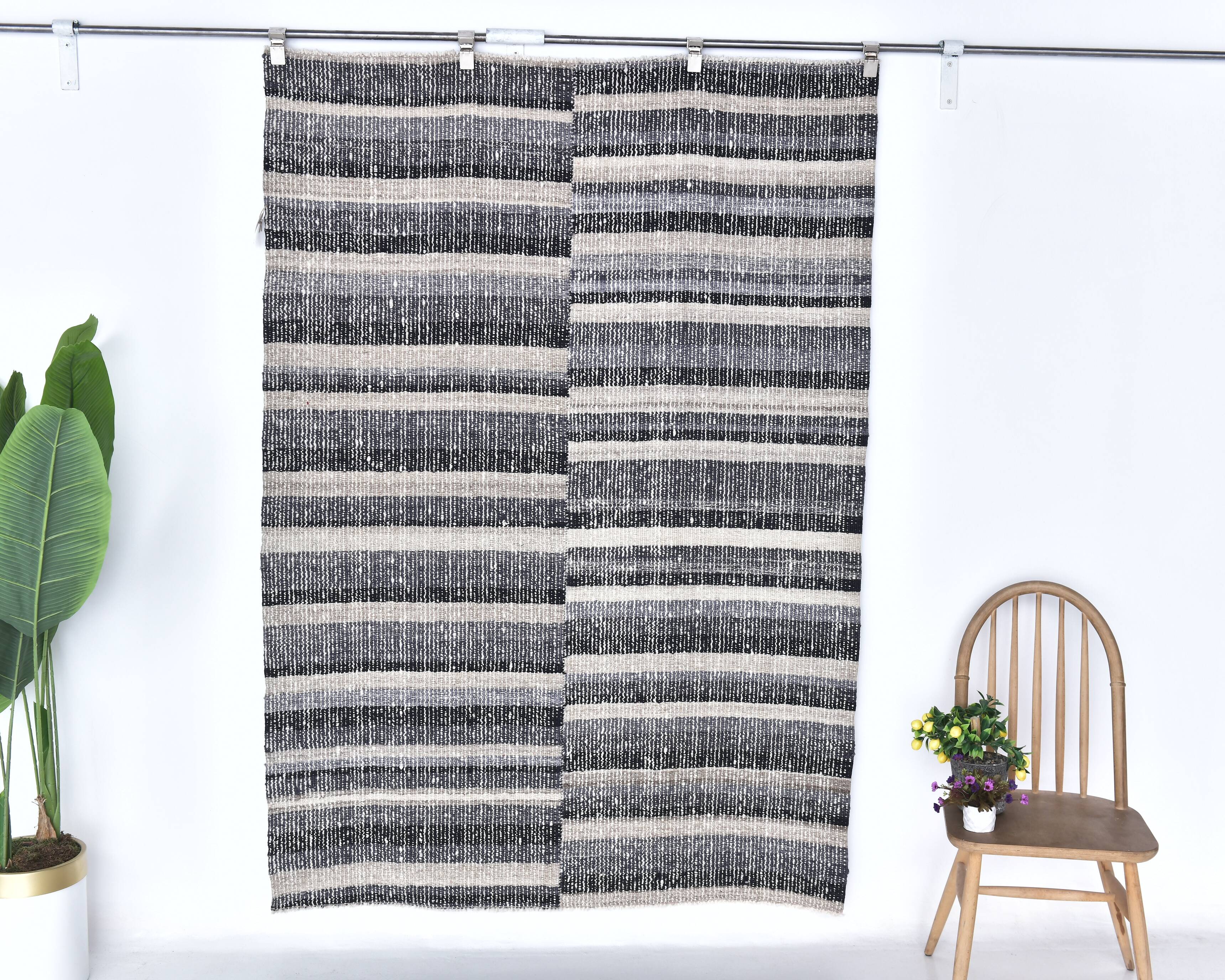 Tapis Kilim bleu marine et beige