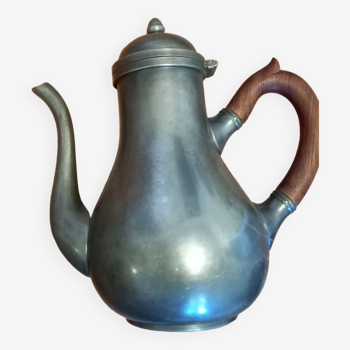 Les Etains du Manor teapot
