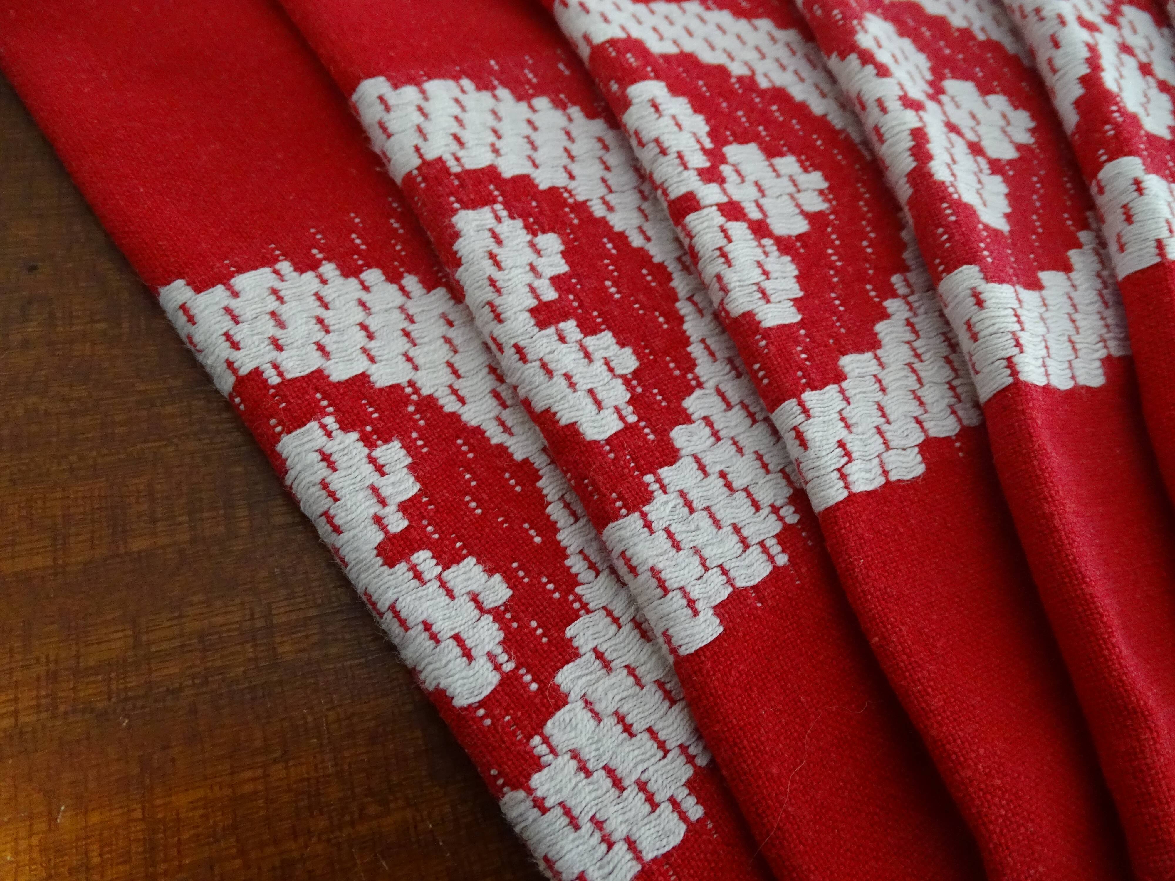 Lot 6 serviettes de table 46 x 42 rouges et blanches en coton