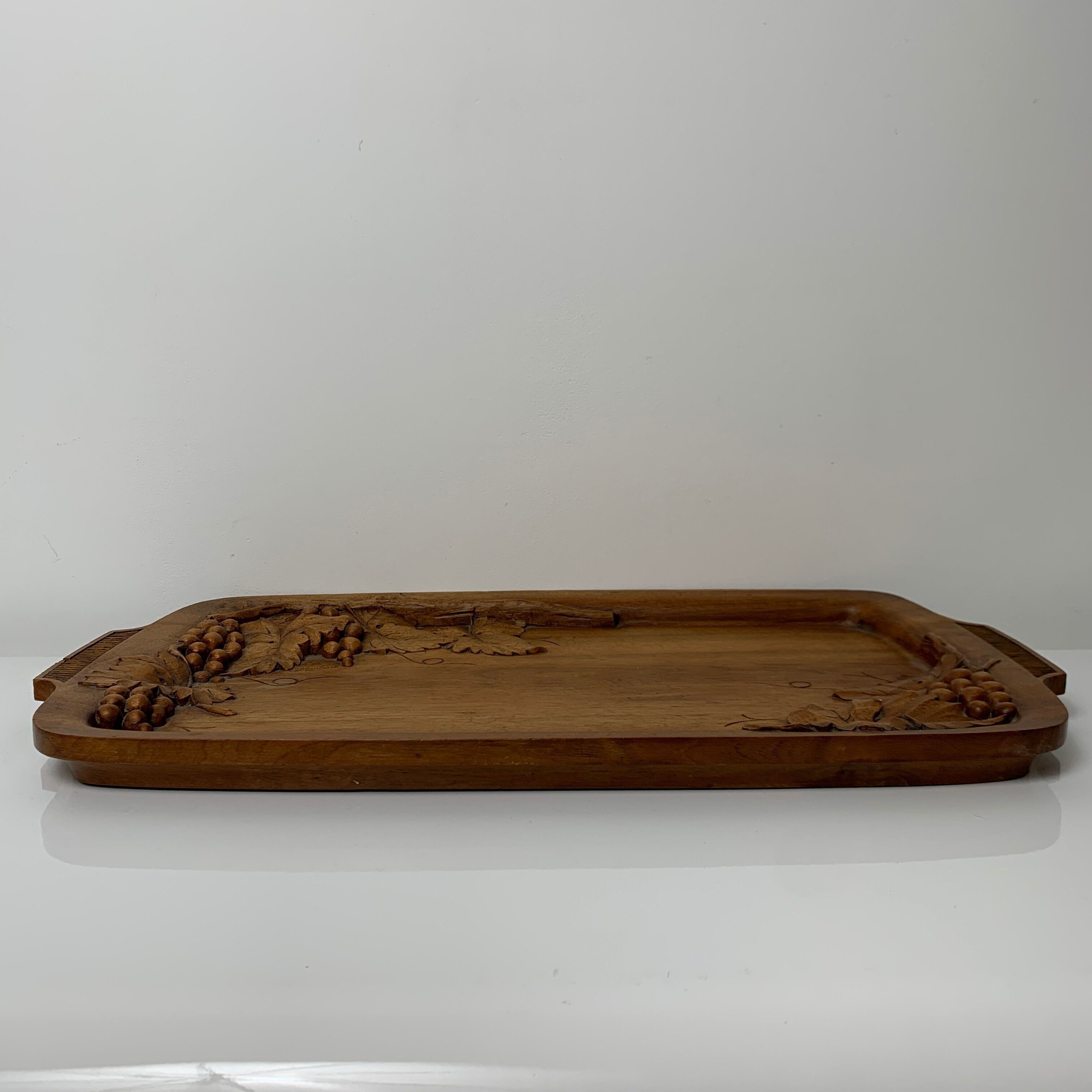 Scuplté wooden top in Art Nouveau Style Marbois
