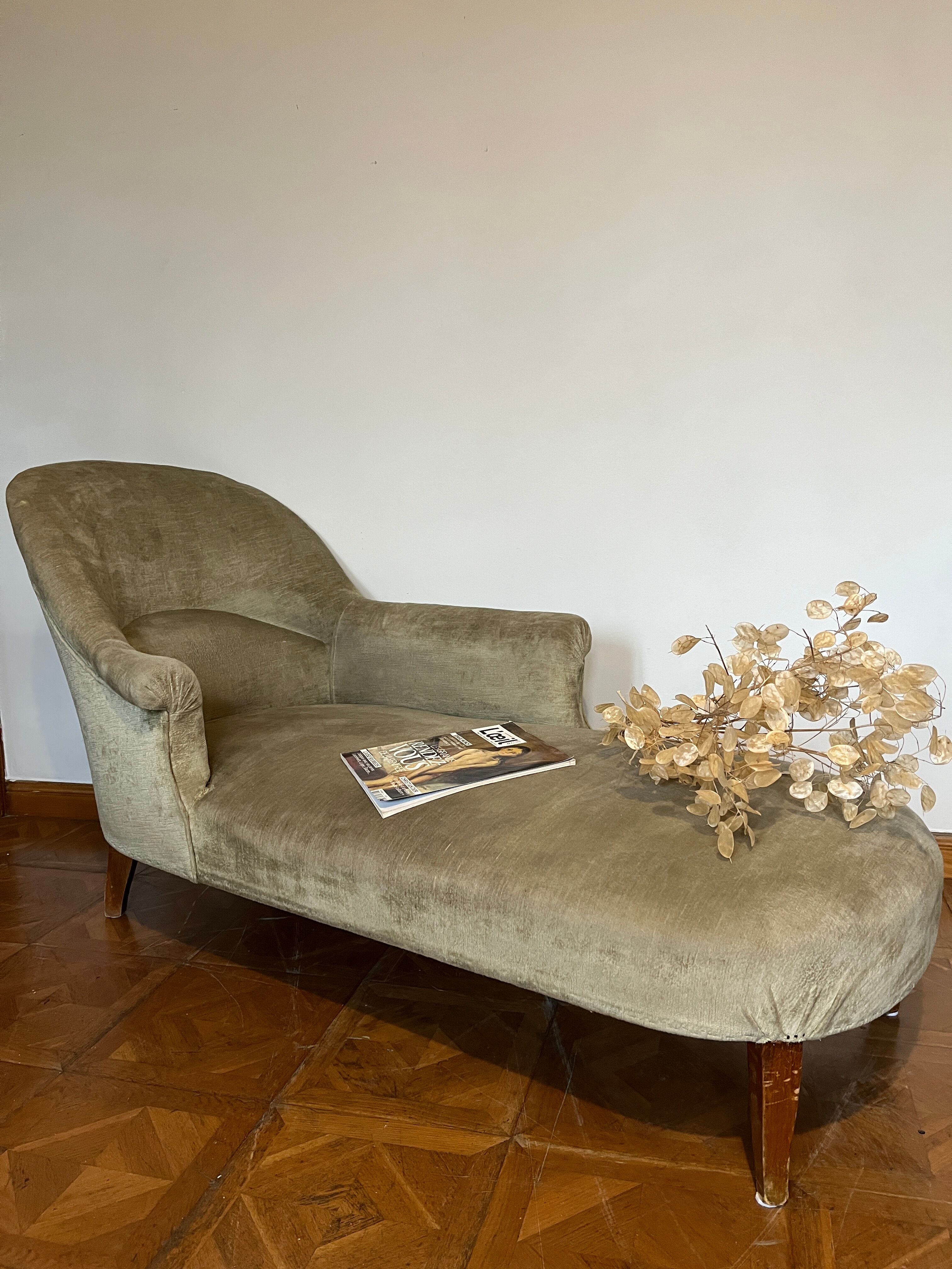 Old water-green meridian