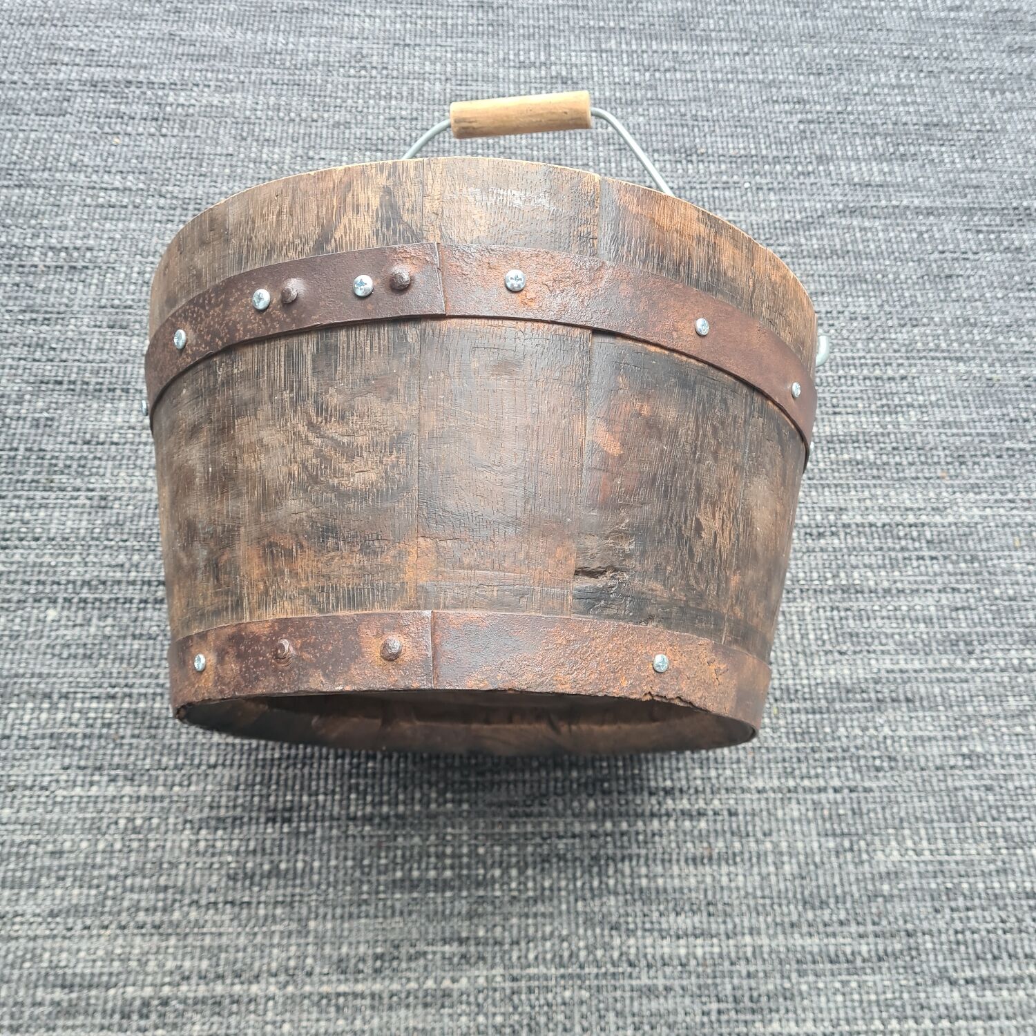 Wooden bucket