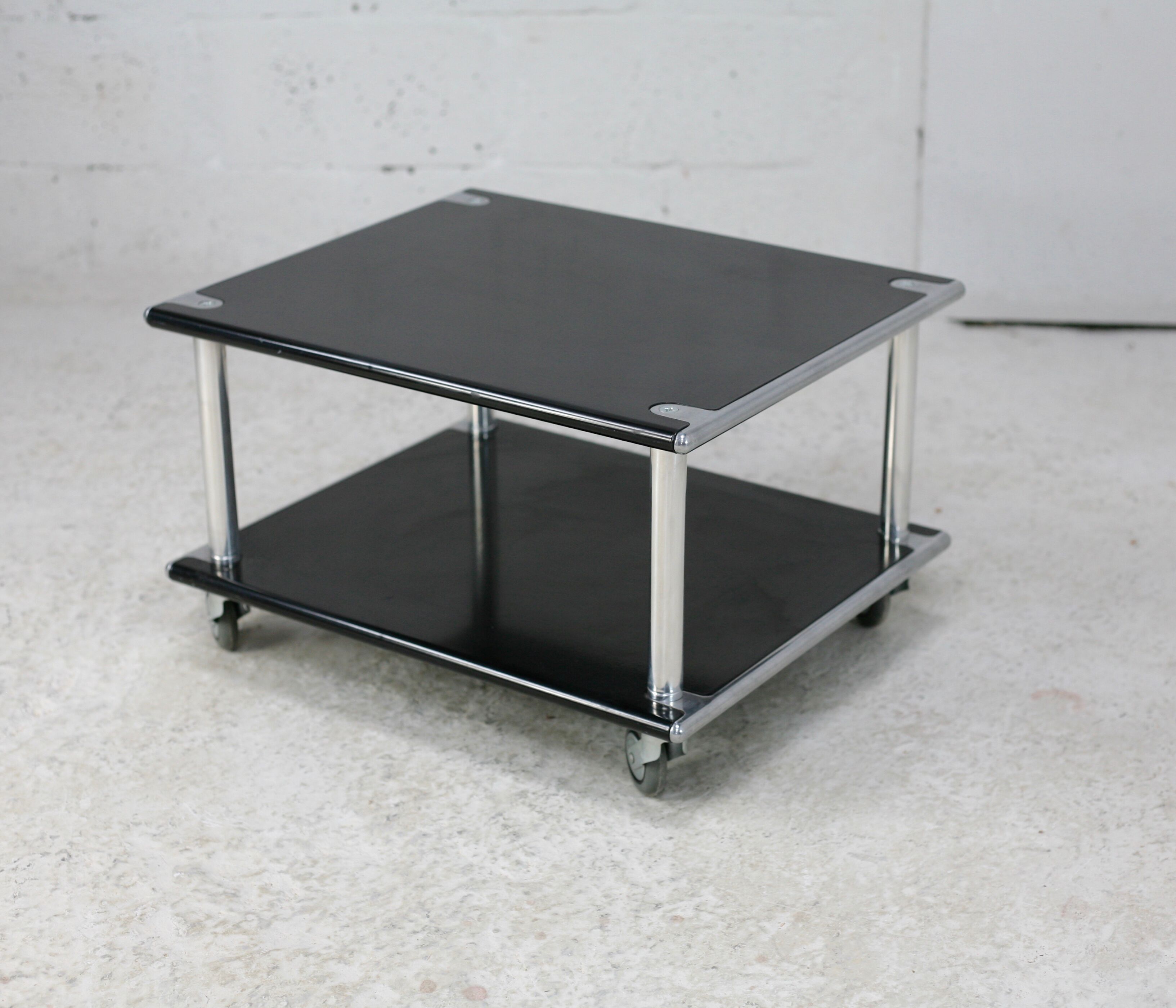 Coffee table "space age" in black lacquered steel