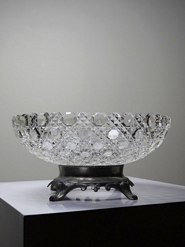 Coupe en verre pressé pointes diamants ancienne 1920-1950 sur pied étain