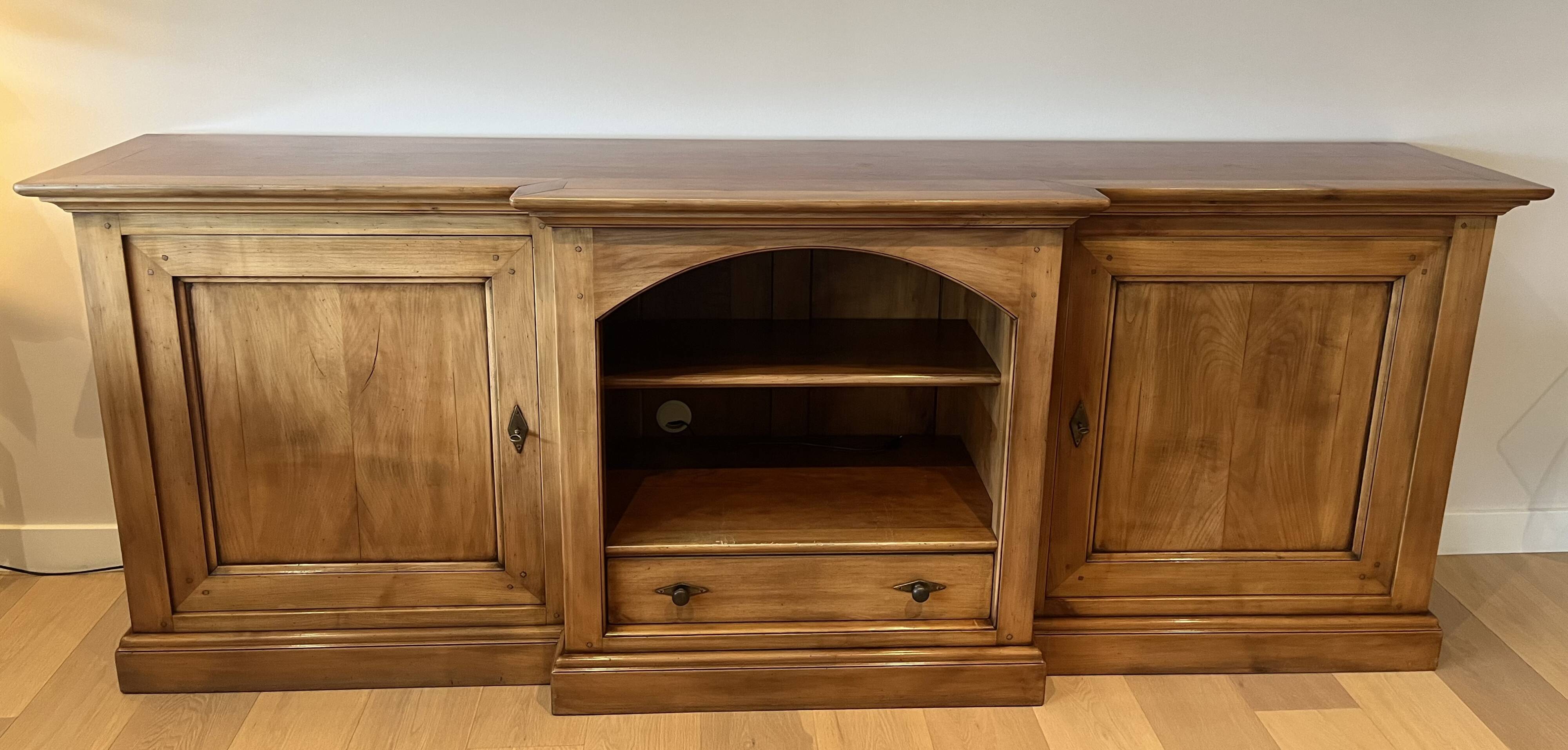 Enfilade very much, cherry wood jointed.