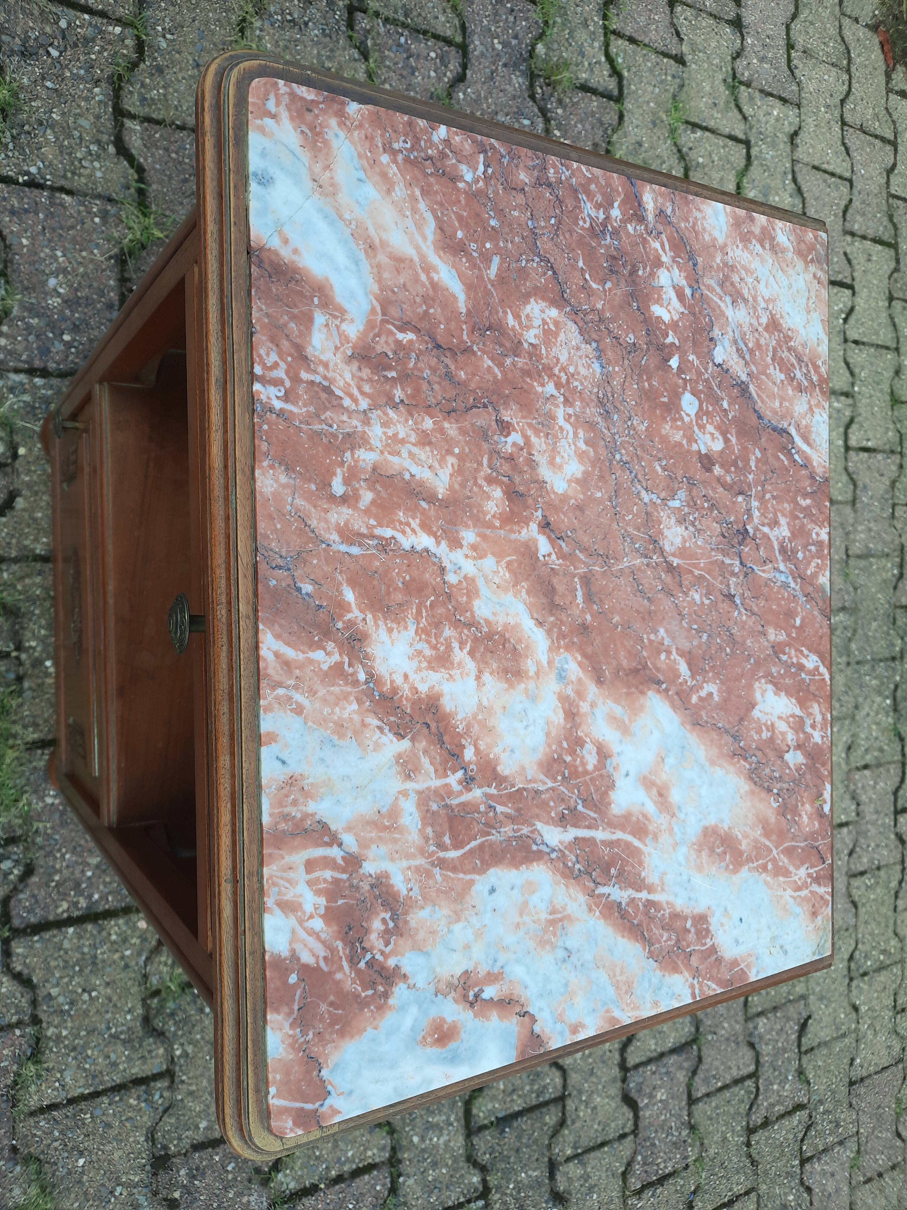 Bedside table chene and pink marble