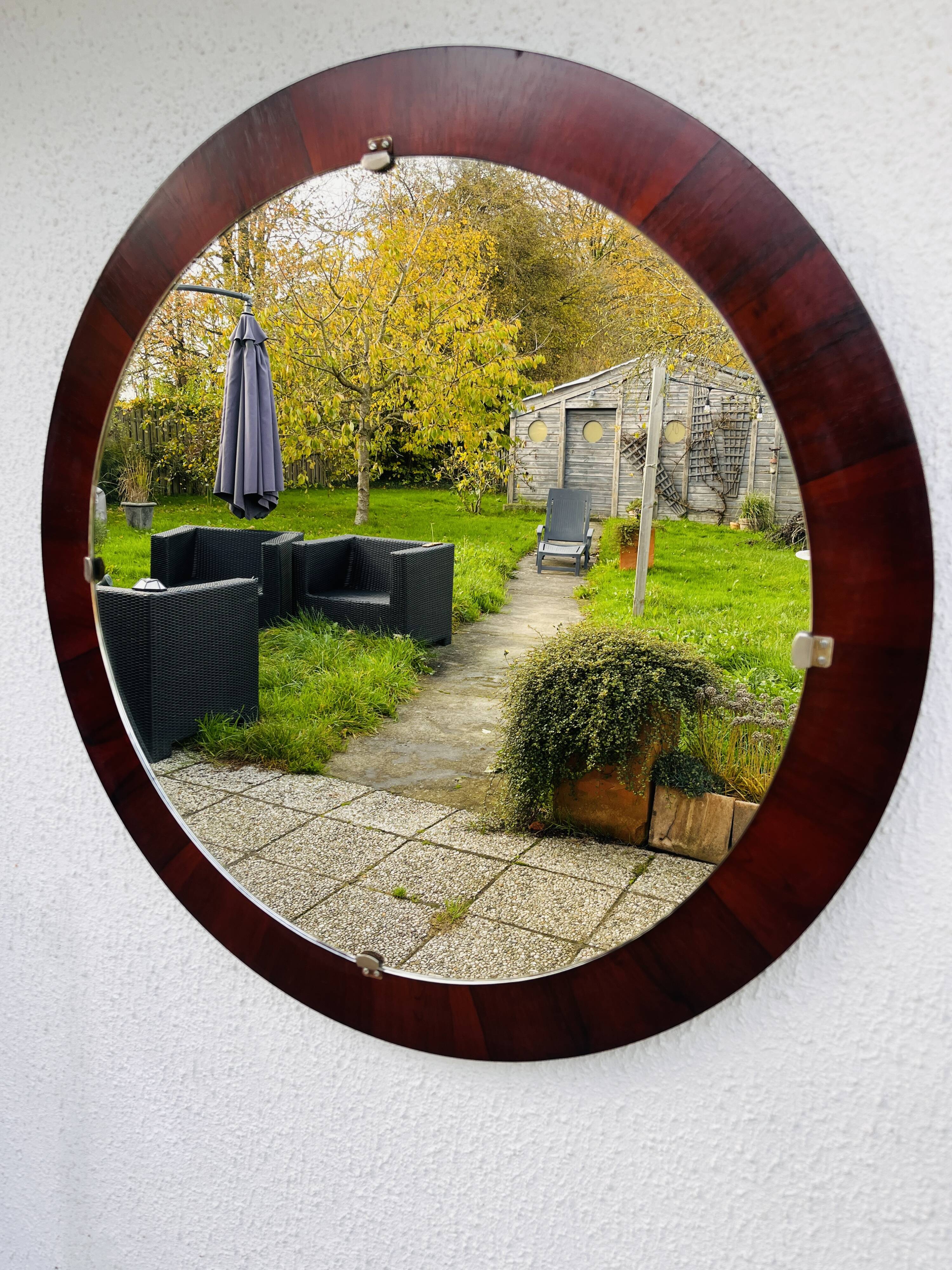 Round mirror in rosewood