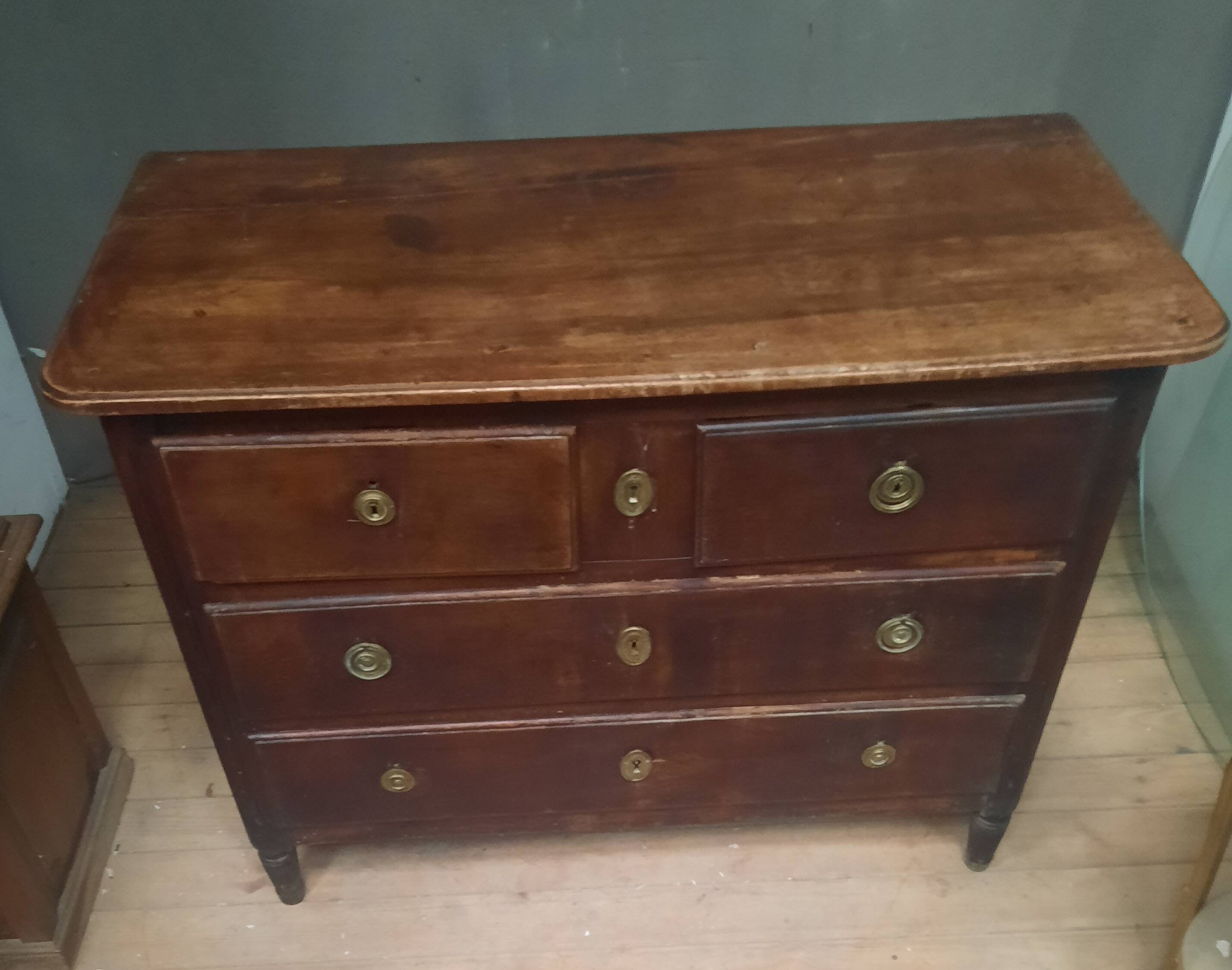 Eighteenth-century walnut chest of drawers