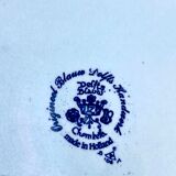 Decorative dish in Dutch porcelain