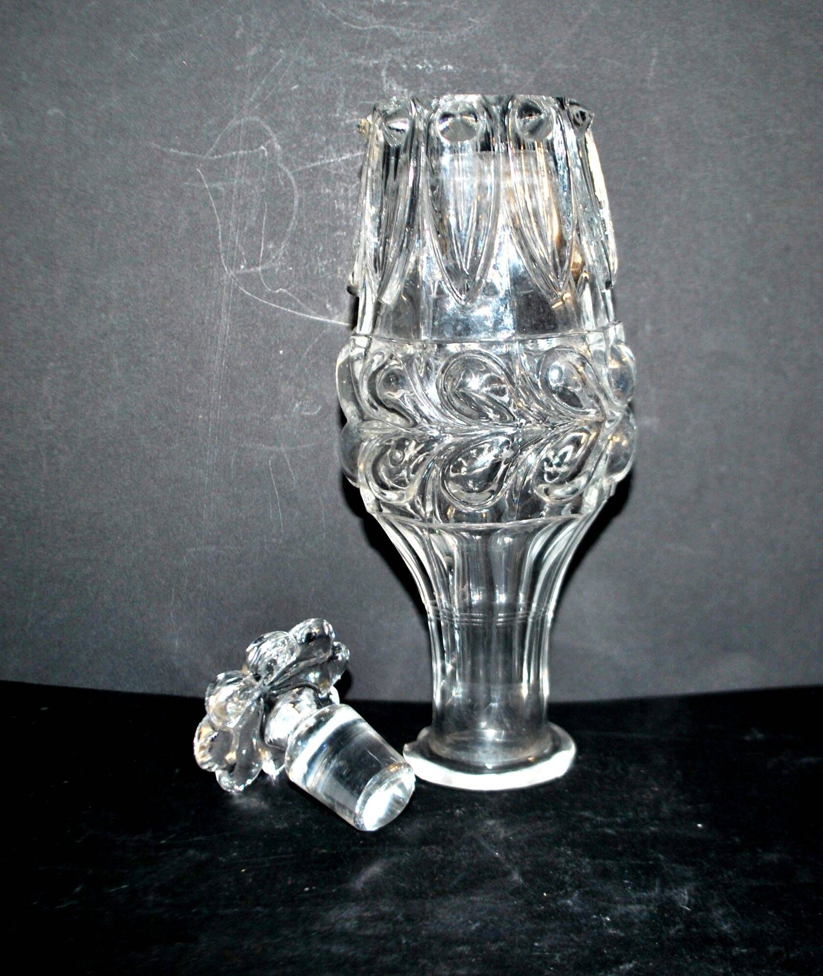 Cut crystal liqueur carafe Laurier Saint-Louis 1840
