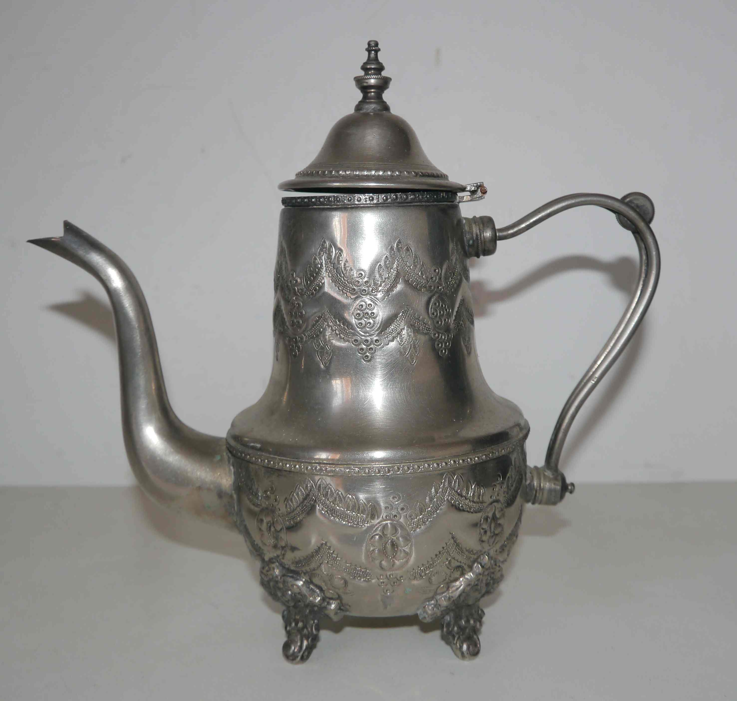 Old teapot "Le Cheval" and milk pot (SBA Fez) in silver metal