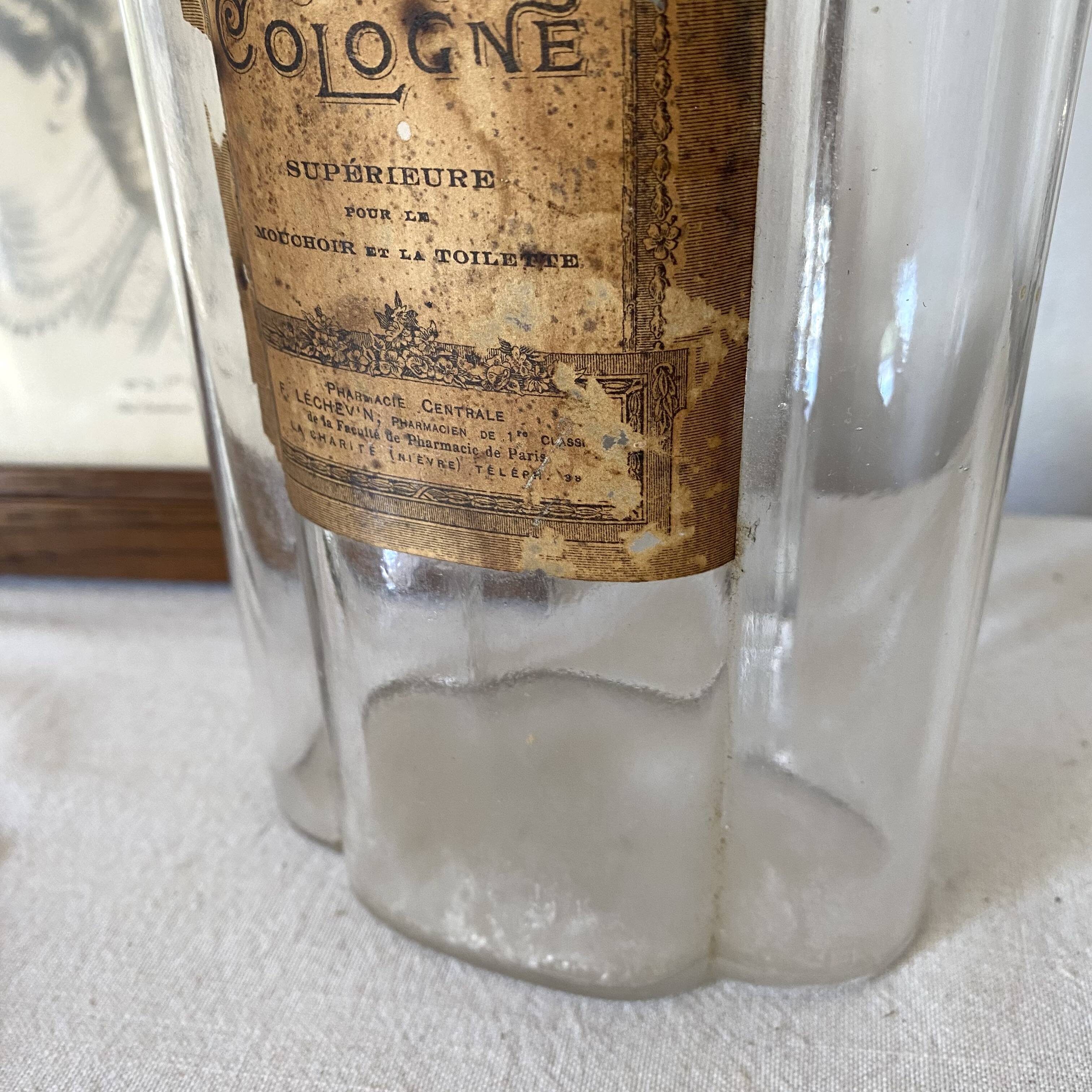 Flacon ancien d'eau de Cologne