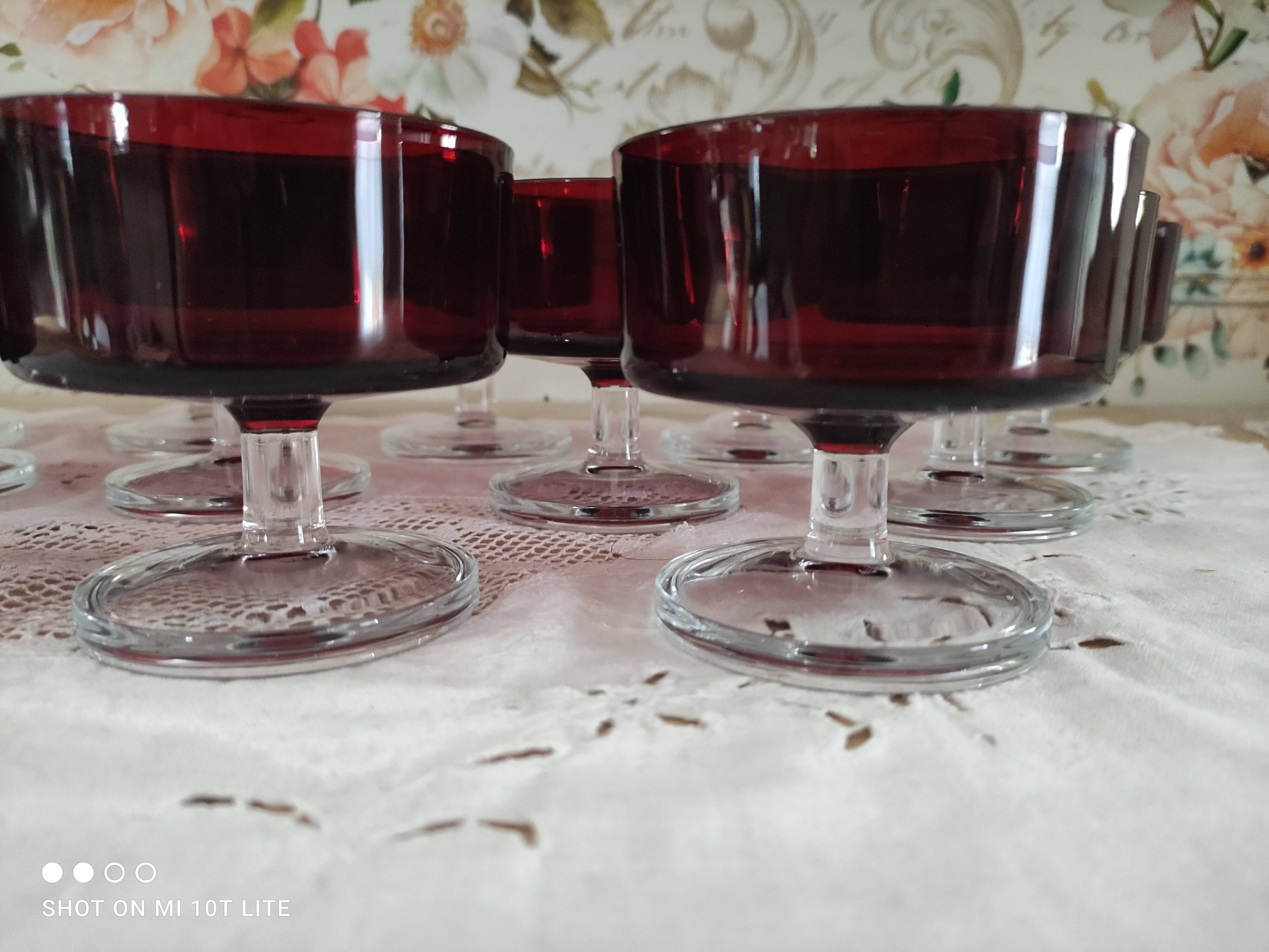 Lot de 12 coupes à champagne vintage Luminarc France modèle Suède Rubis