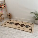 Handcrafted Moroccan Berber carpet 150 x 93 CM
